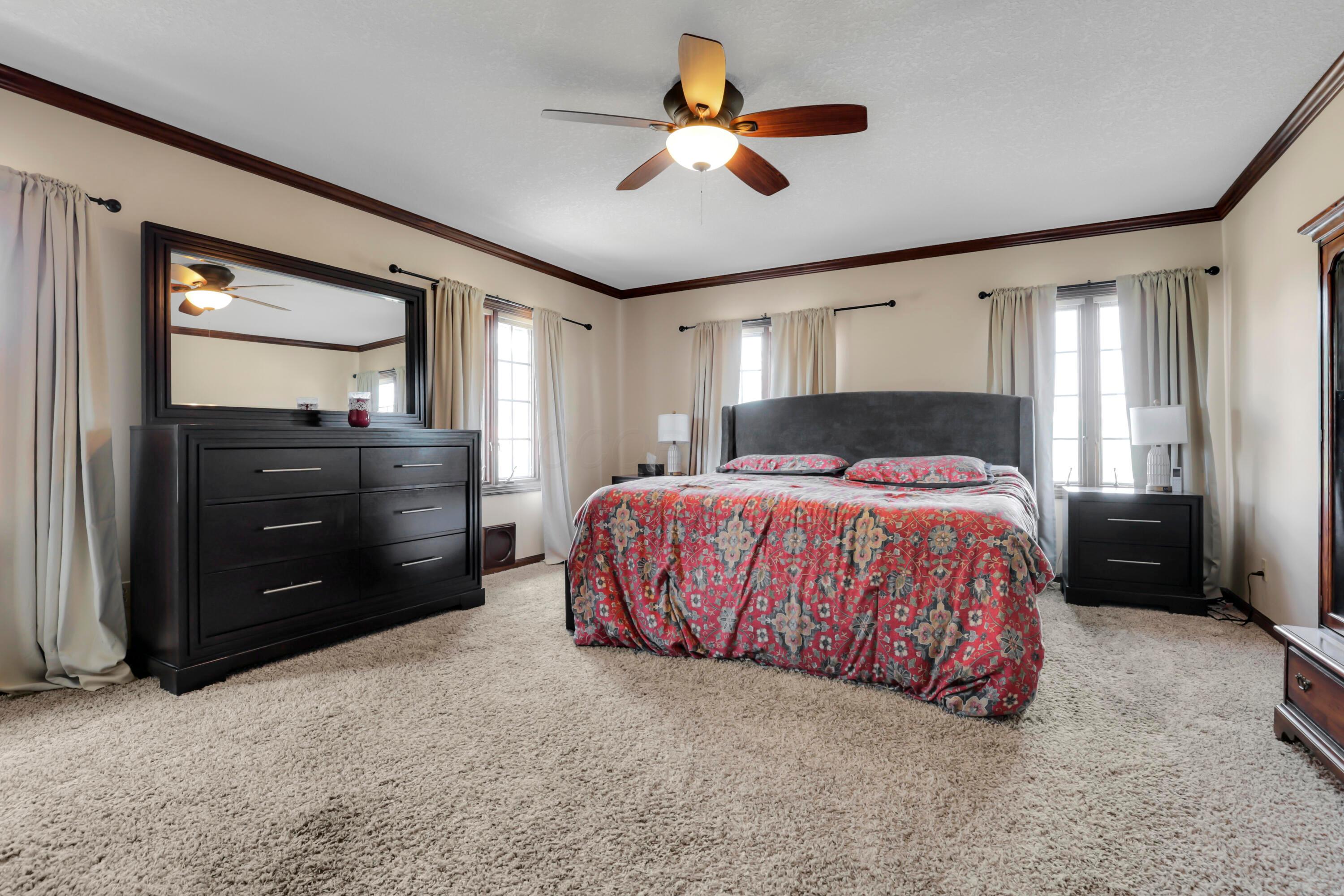 Newark, Ohio, 43055, United States, 5 Bedrooms Bedrooms, ,6 BathroomsBathrooms,Residential,Active,1909629