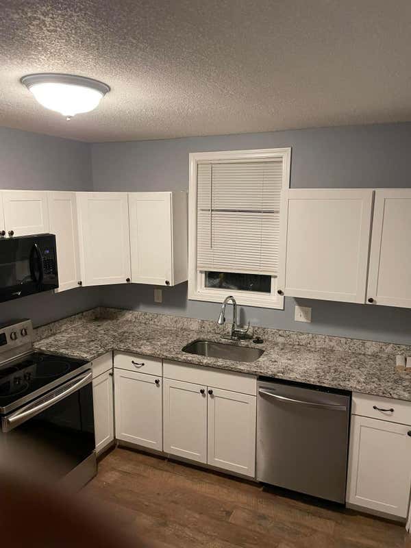 Listing photo #1