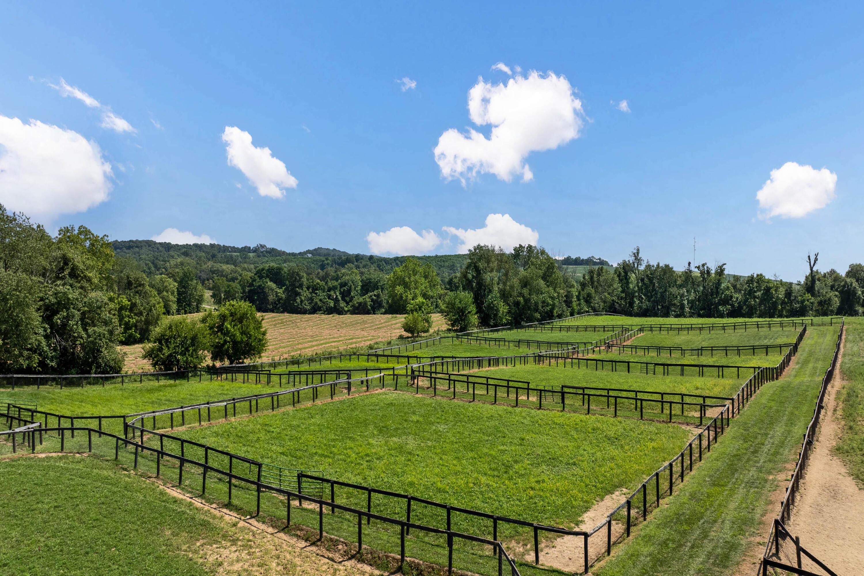 Lancaster, Ohio, 43130, United States, 4 Bedrooms Bedrooms, ,4 BathroomsBathrooms,Residential,Active,1910133