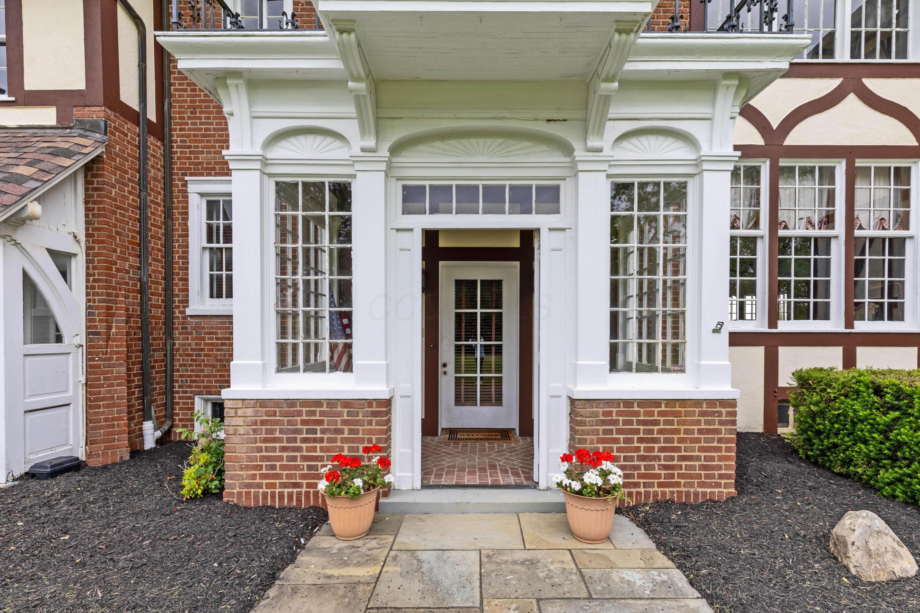 Thornville, Ohio, 43076, United States, 9 Bedrooms Bedrooms, ,7 BathroomsBathrooms,Residential,Active,1821951