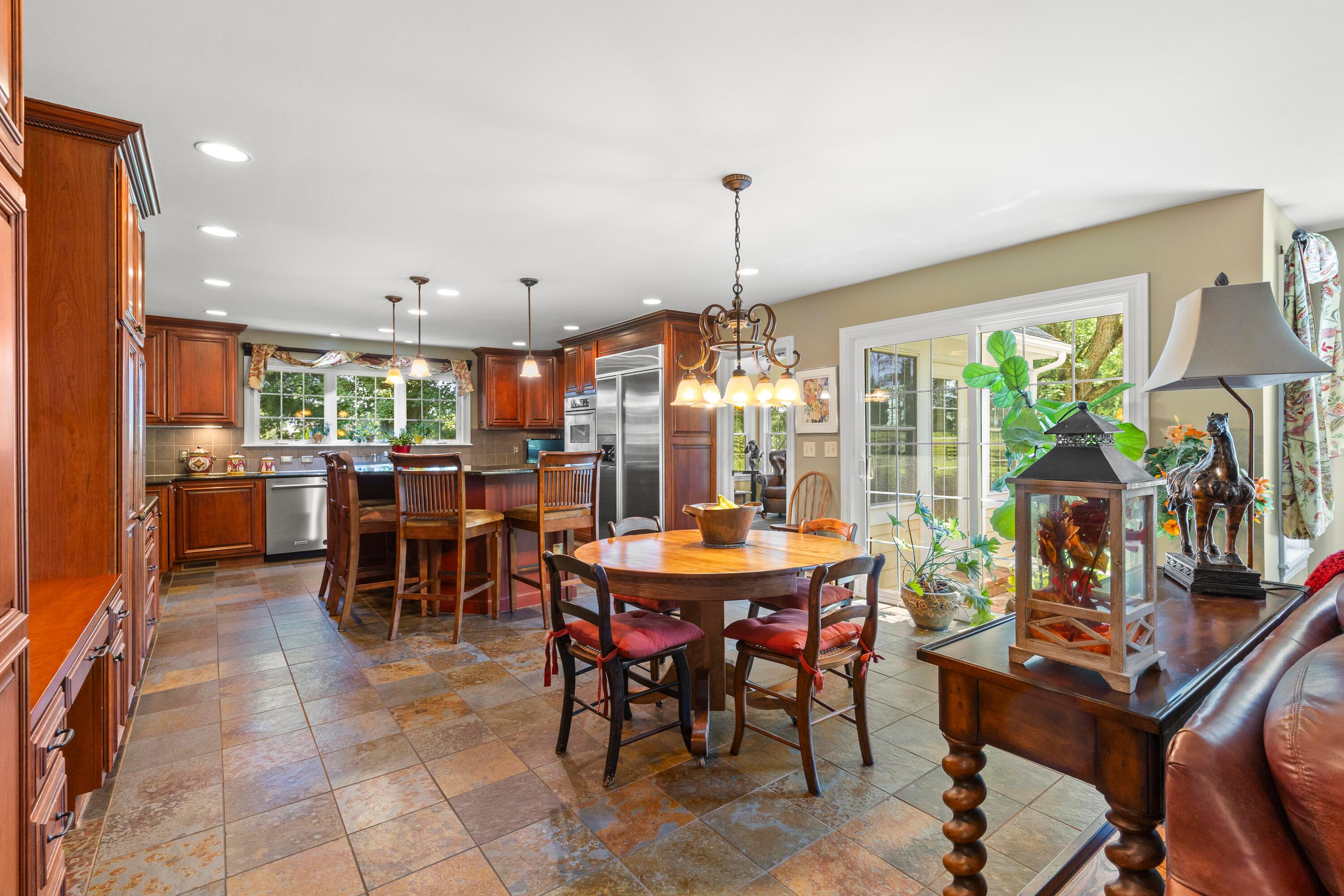 Lancaster, Ohio, 43130, United States, 4 Bedrooms Bedrooms, ,4 BathroomsBathrooms,Residential,Active,1910133