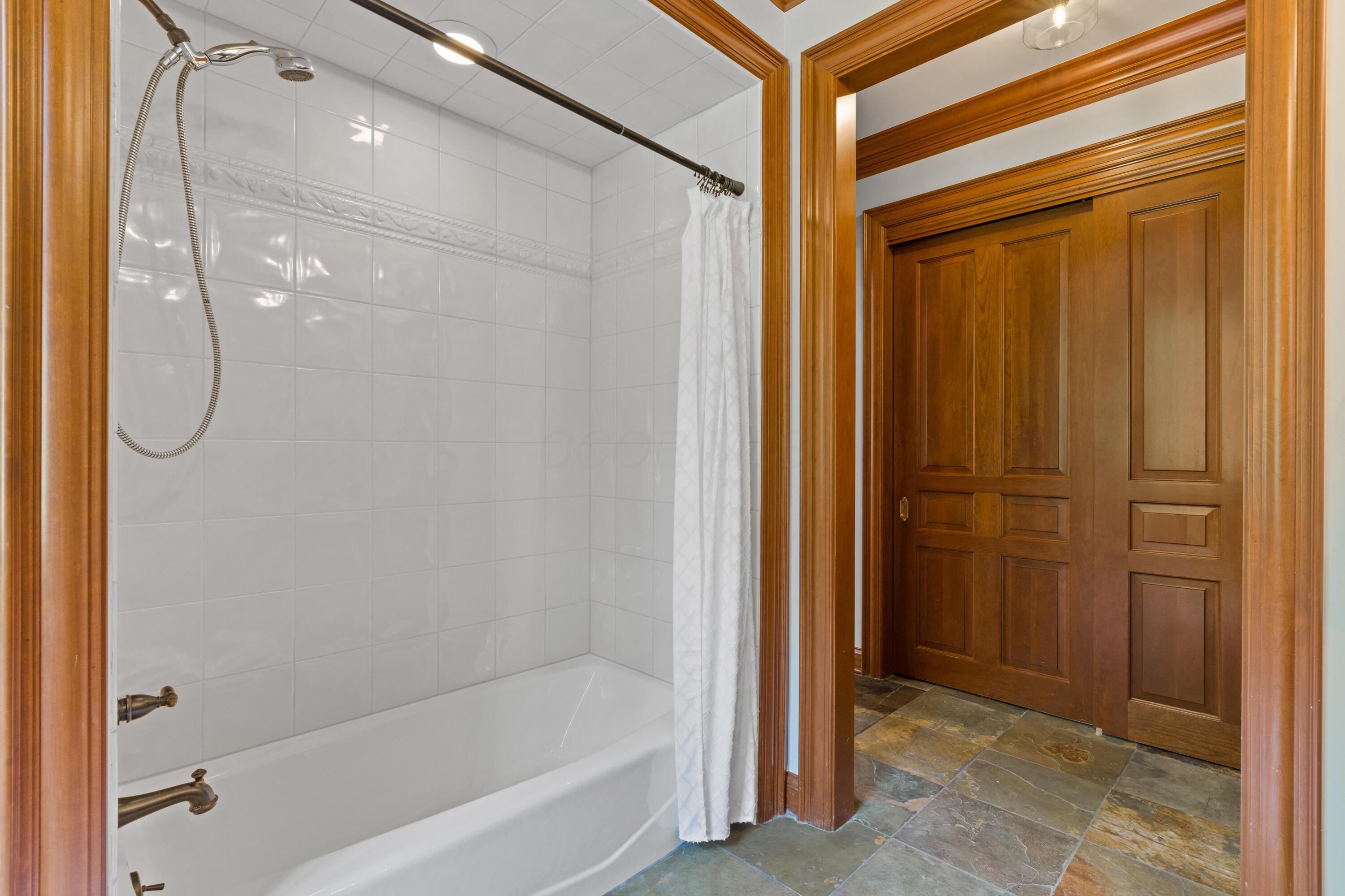 Sunbury, Ohio, 43074, United States, 5 Bedrooms Bedrooms, ,7 BathroomsBathrooms,Residential,Active,1912834