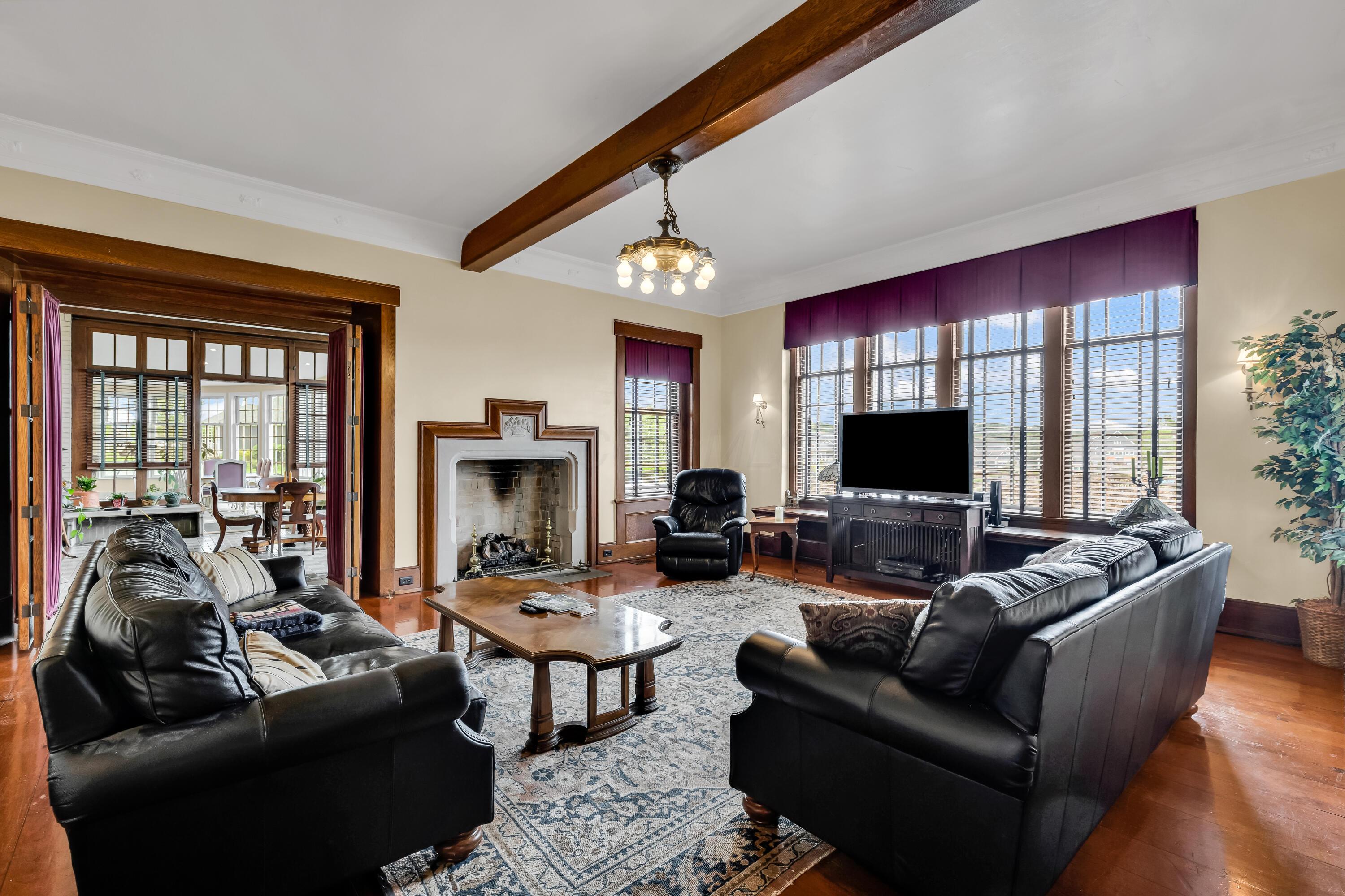 Thornville, Ohio, 43076, United States, 9 Bedrooms Bedrooms, ,7 BathroomsBathrooms,Residential,Active,1821951