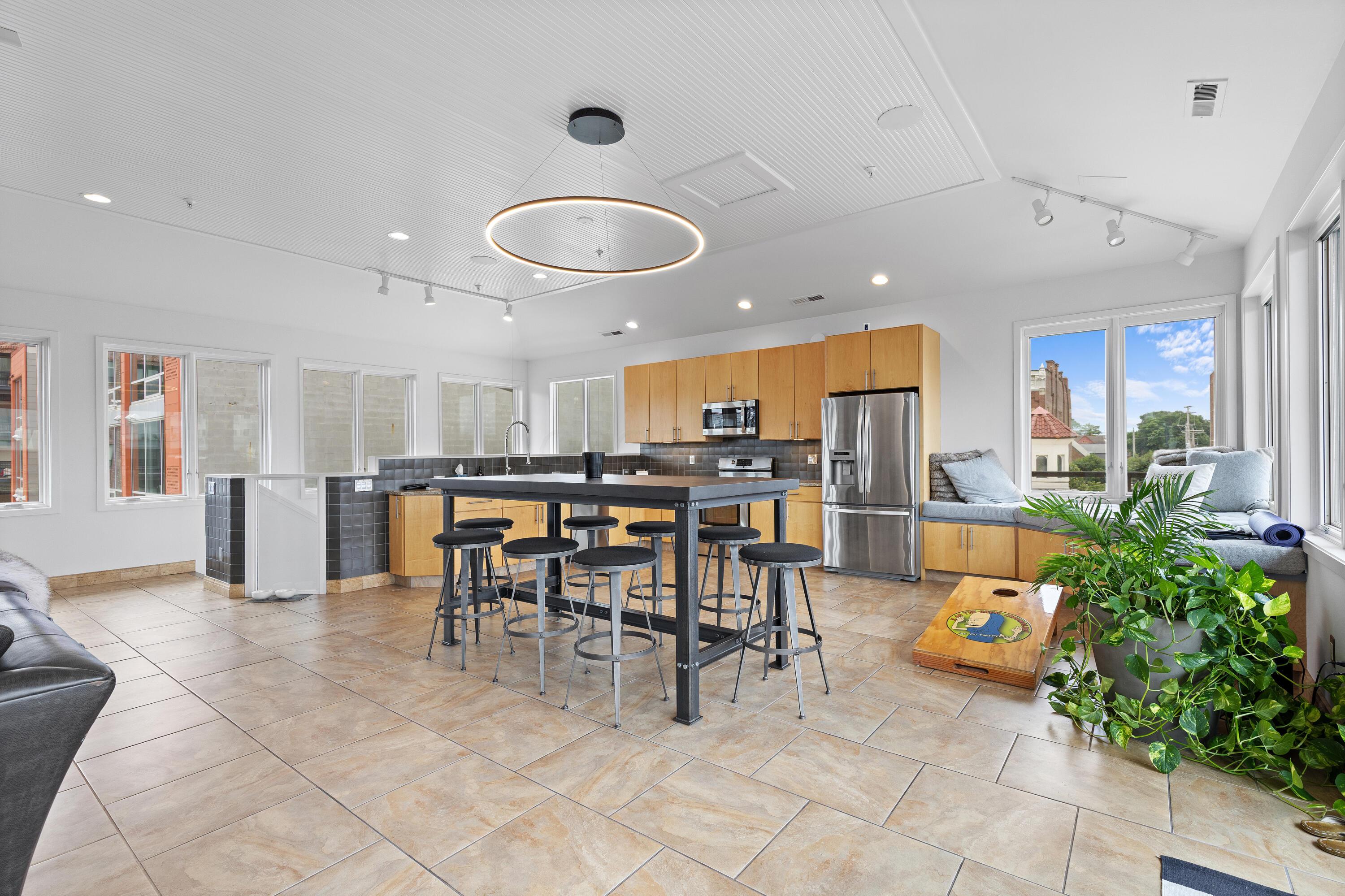 Columbus, Ohio, 43201, United States, 3 Bedrooms Bedrooms, ,5 BathroomsBathrooms,Residential,Active,1894778