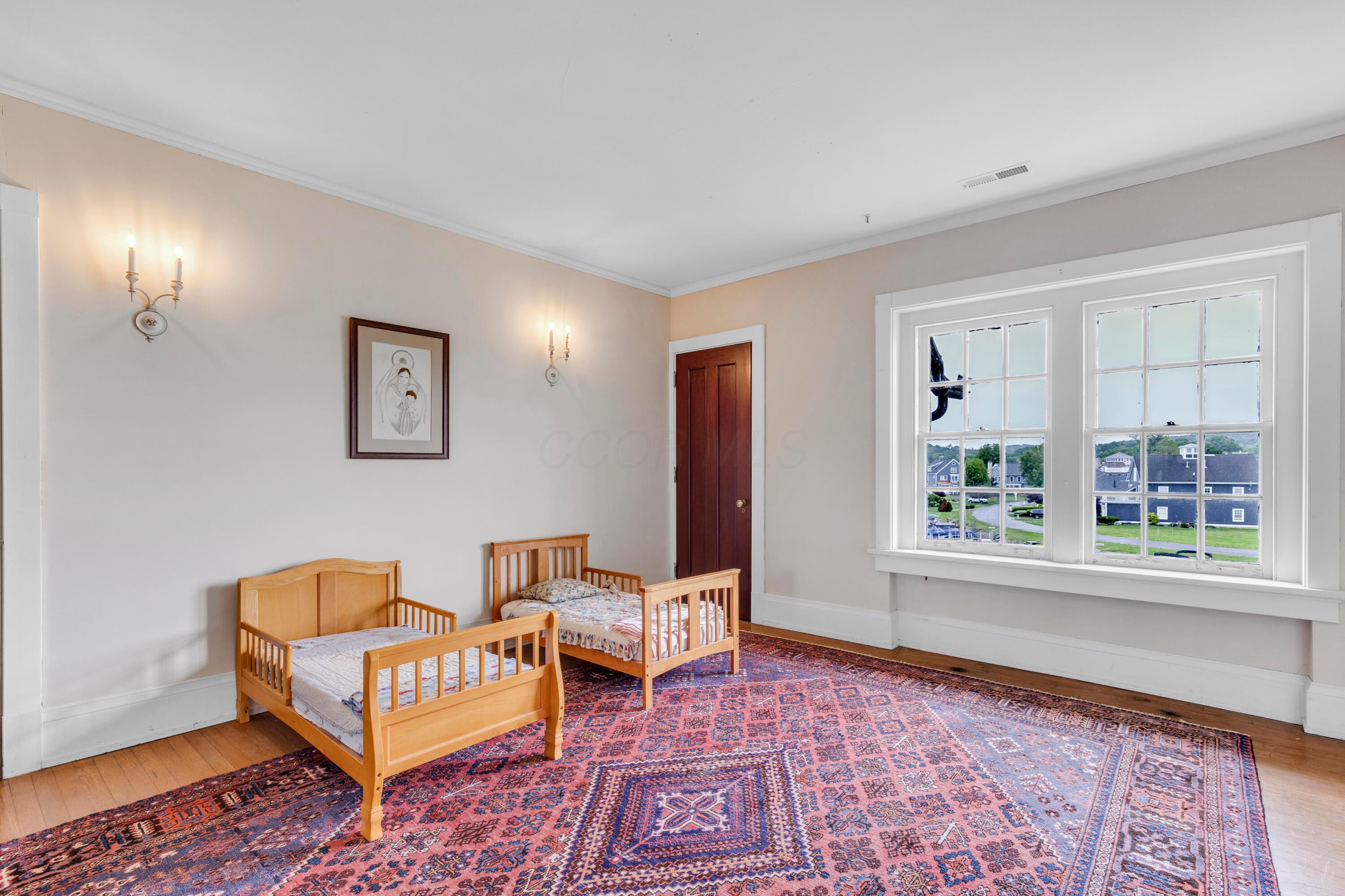 Thornville, Ohio, 43076, United States, 9 Bedrooms Bedrooms, ,7 BathroomsBathrooms,Residential,Active,1821951