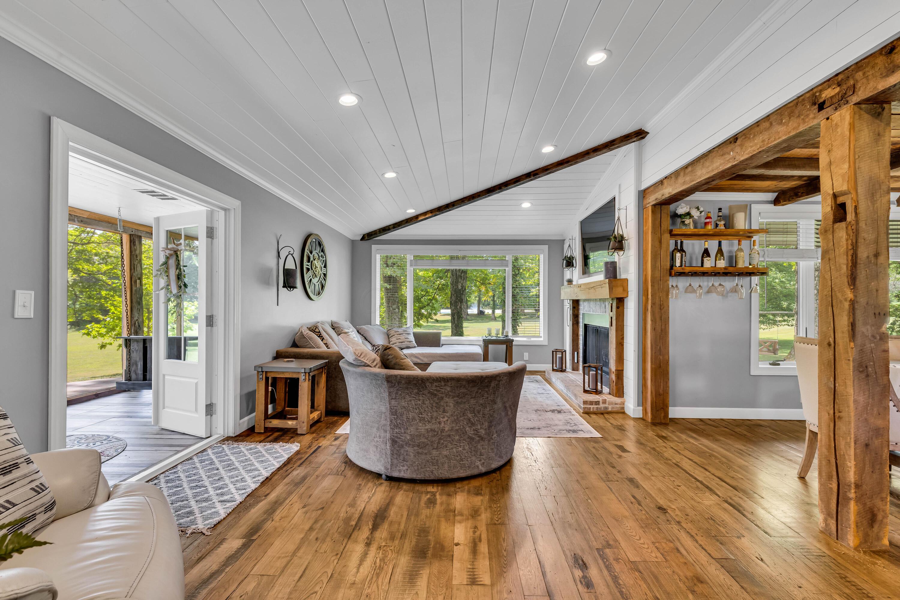 Centerburg, Ohio, 43011, United States, 5 Bedrooms Bedrooms, ,5 BathroomsBathrooms,Residential,Active,1934755