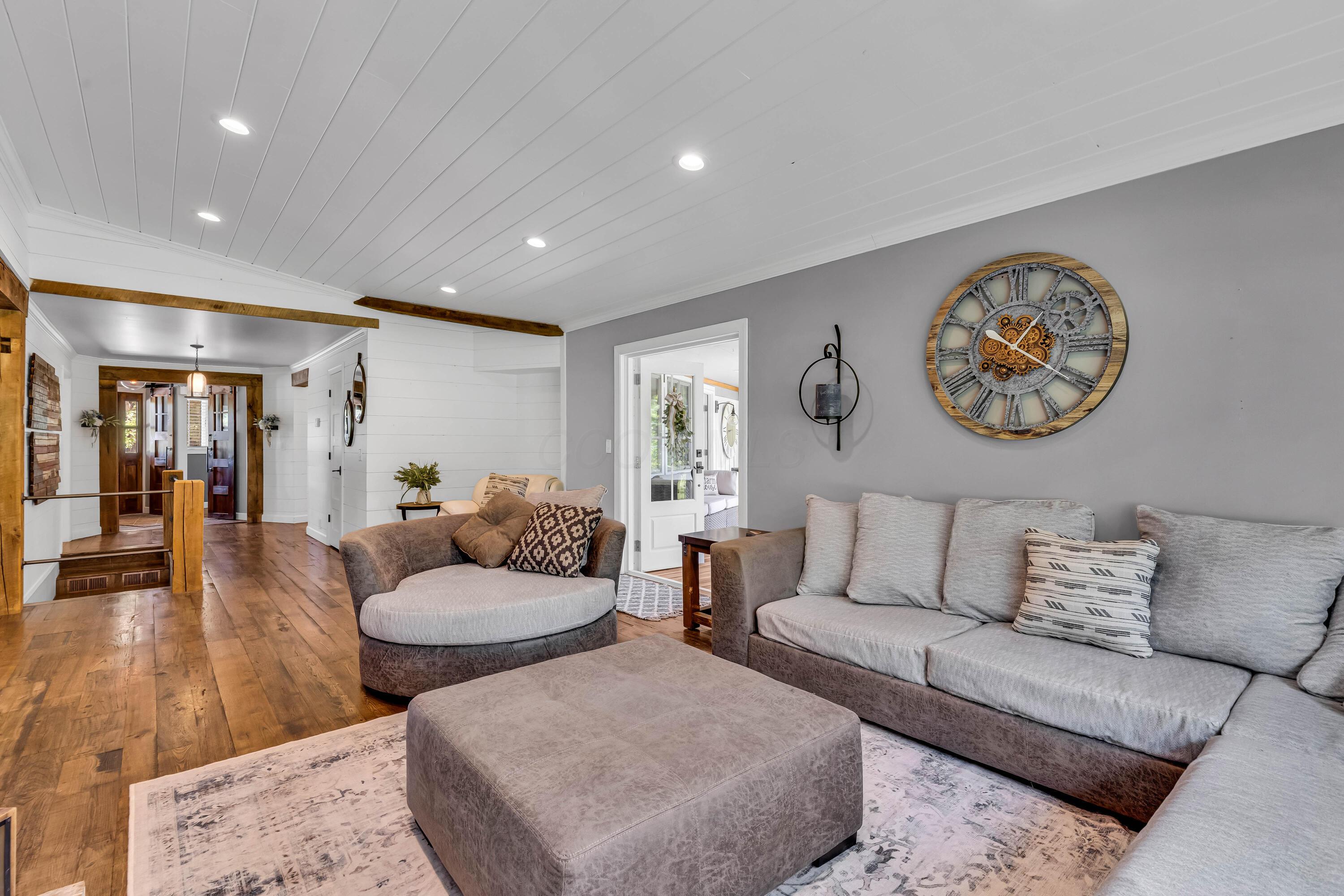 Centerburg, Ohio, 43011, United States, 5 Bedrooms Bedrooms, ,5 BathroomsBathrooms,Residential,Active,1999913