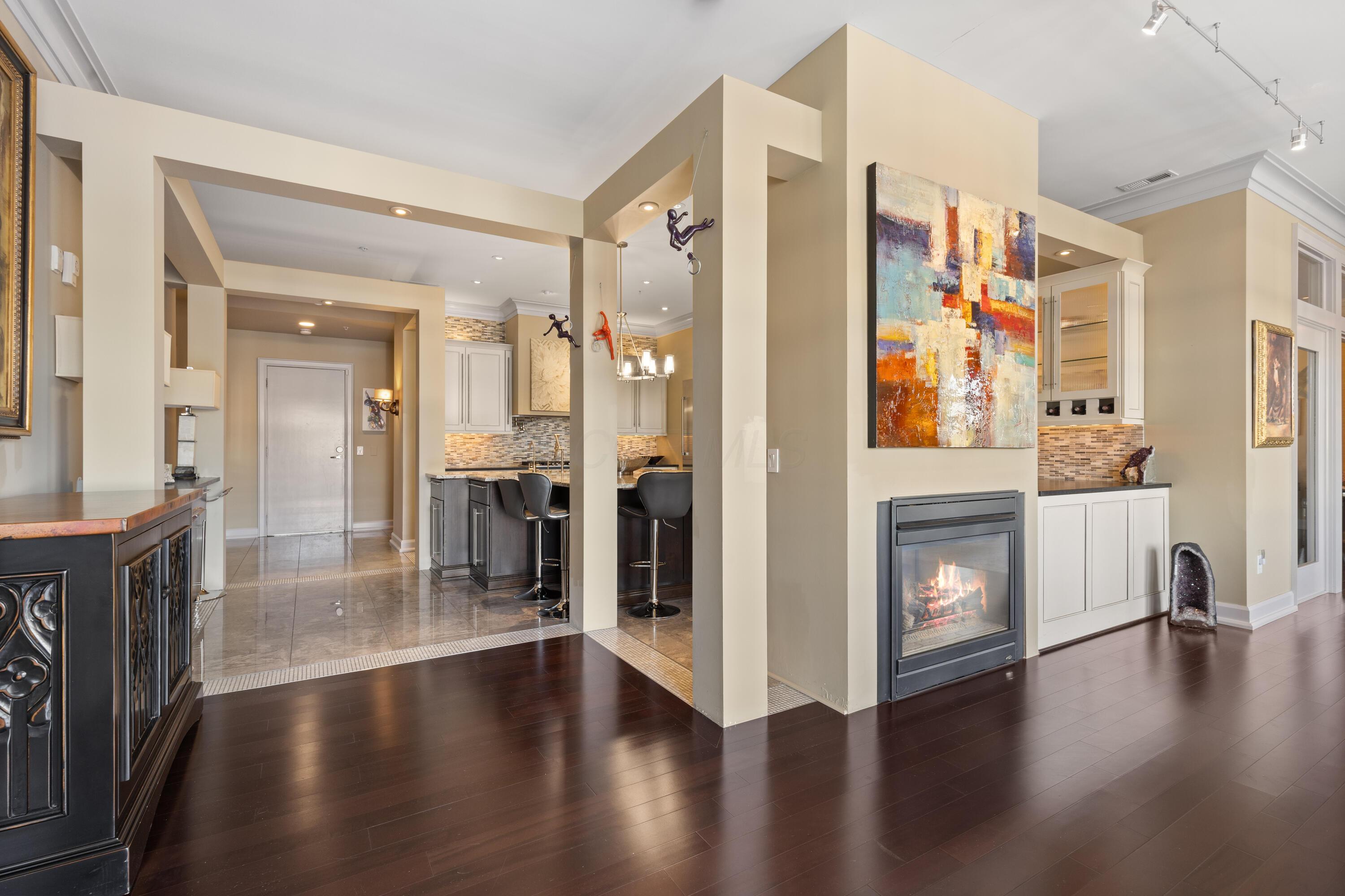 Columbus, Ohio, 43215, United States, 3 Bedrooms Bedrooms, ,4 BathroomsBathrooms,Residential,Active,1954011