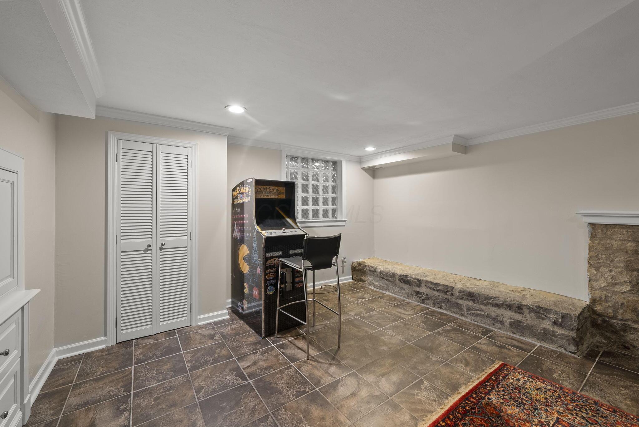 Columbus, Ohio, 43221, United States, 4 Bedrooms Bedrooms, ,5 BathroomsBathrooms,Residential,Active,1953422