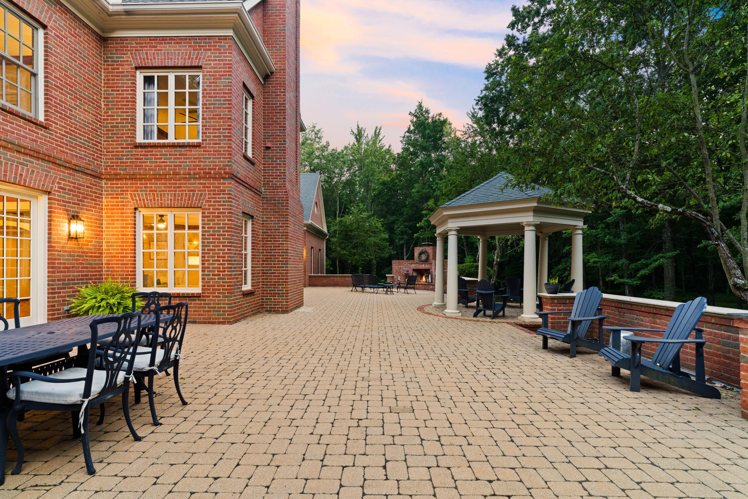 Sunbury, Ohio, 43074, United States, 5 Bedrooms Bedrooms, ,7 BathroomsBathrooms,Residential,Active,1912834