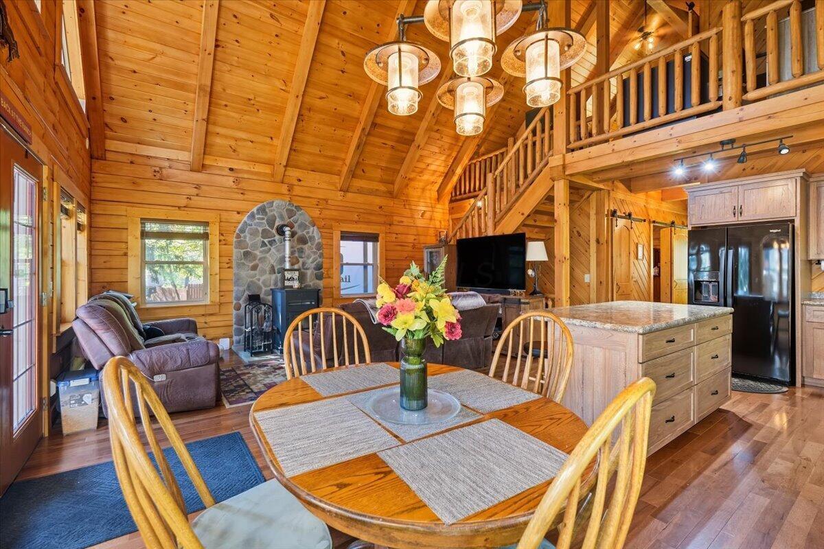 Fredericktown, Ohio, 43019, United States, 8 Bedrooms Bedrooms, ,7 BathroomsBathrooms,Residential,Active,1953994