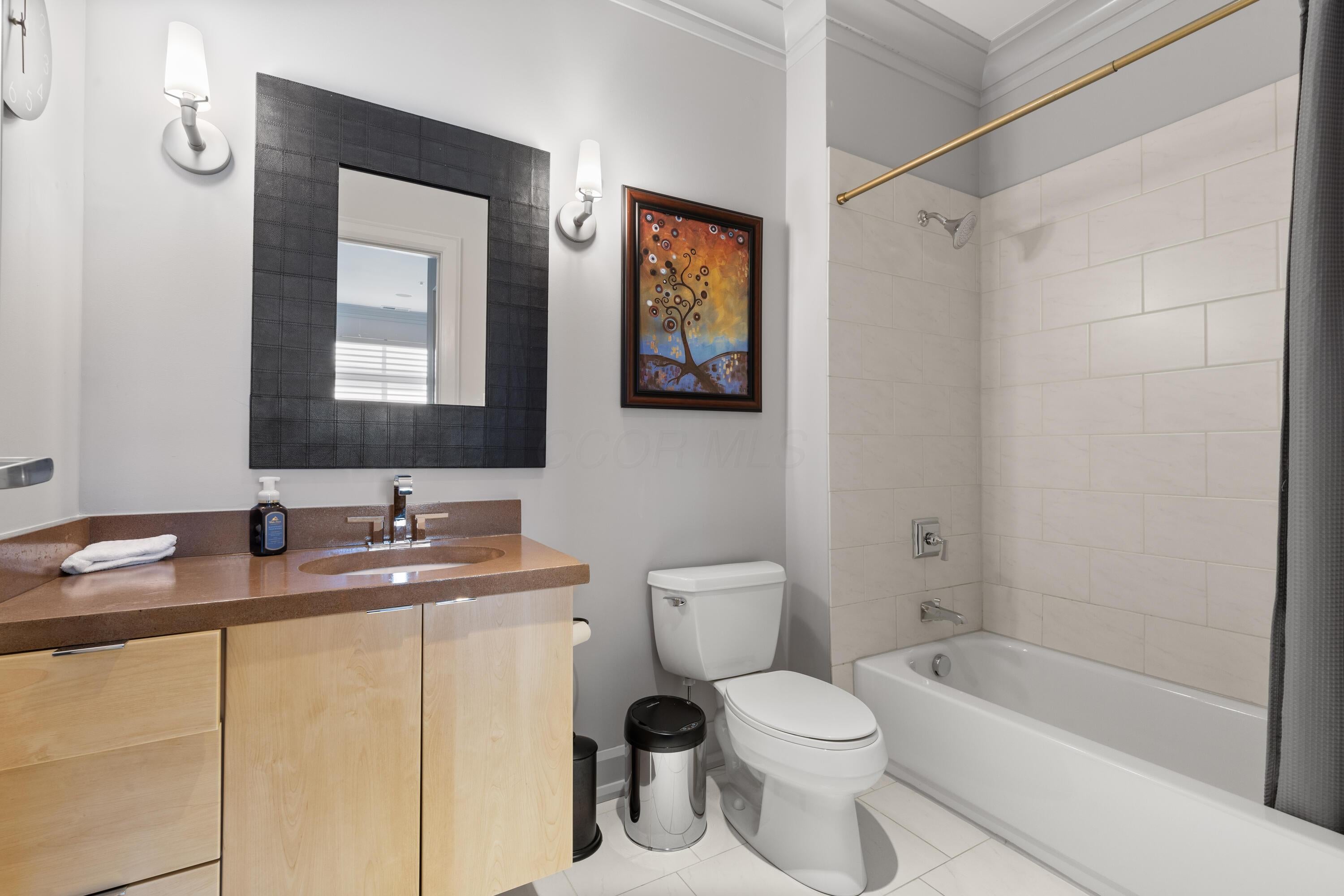 Columbus, Ohio, 43215, United States, 3 Bedrooms Bedrooms, ,4 BathroomsBathrooms,Residential,Active,1954011