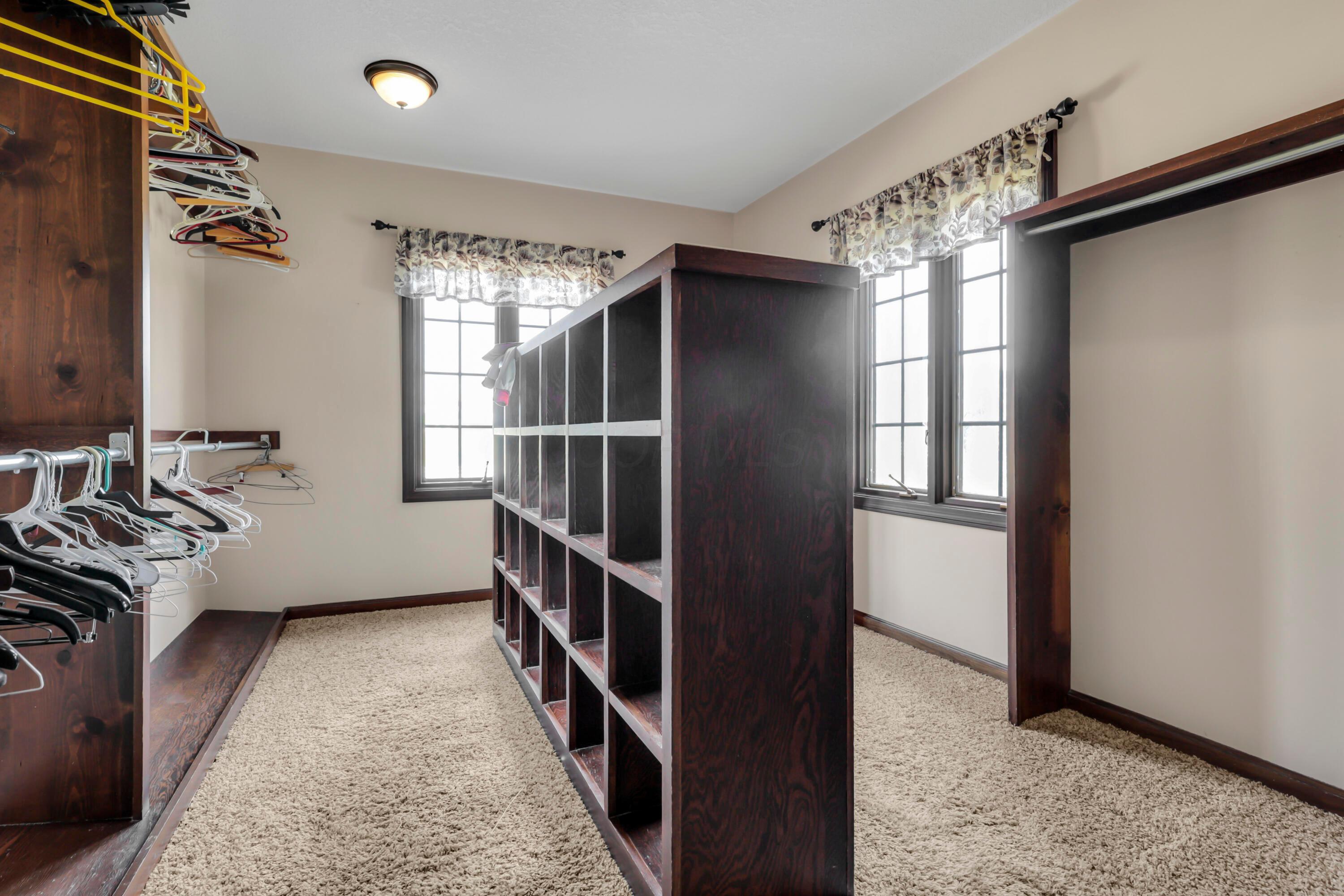 Newark, Ohio, 43055, United States, 5 Bedrooms Bedrooms, ,6 BathroomsBathrooms,Residential,Active,1909629