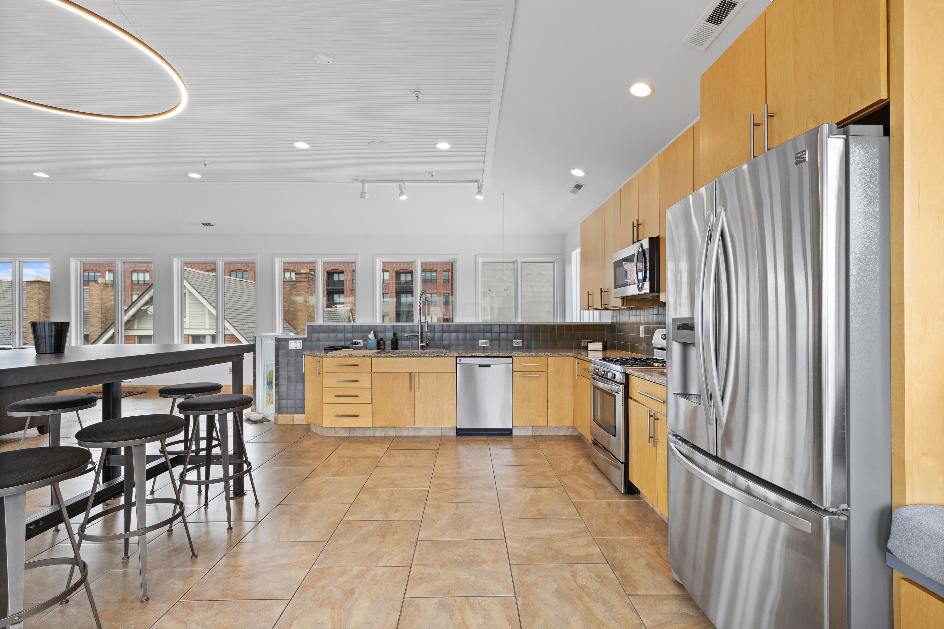 Columbus, Ohio, 43201, United States, 3 Bedrooms Bedrooms, ,5 BathroomsBathrooms,Residential,Active,1894778
