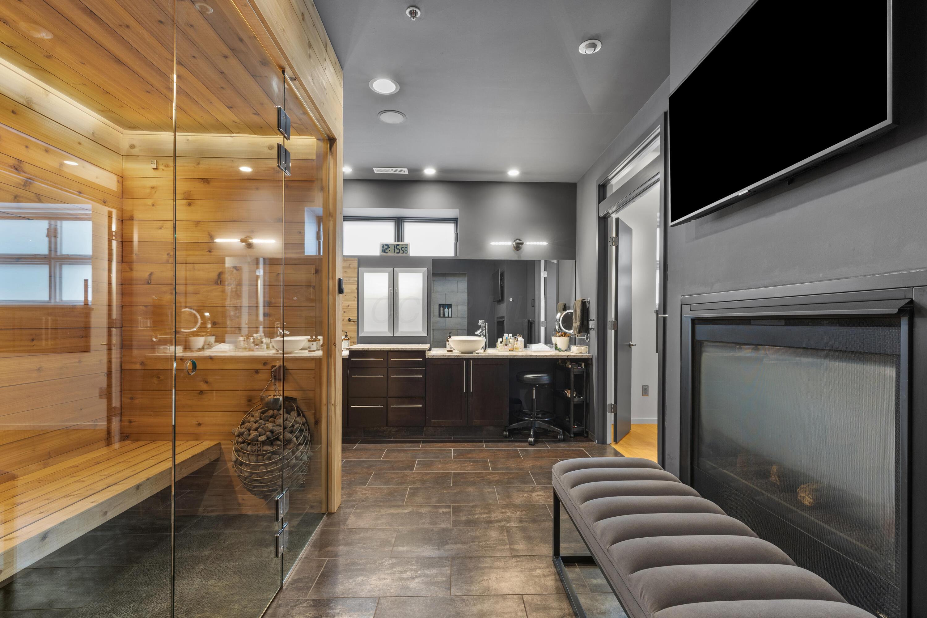 Columbus, Ohio, 43201, United States, 3 Bedrooms Bedrooms, ,5 BathroomsBathrooms,Residential,Active,1894778