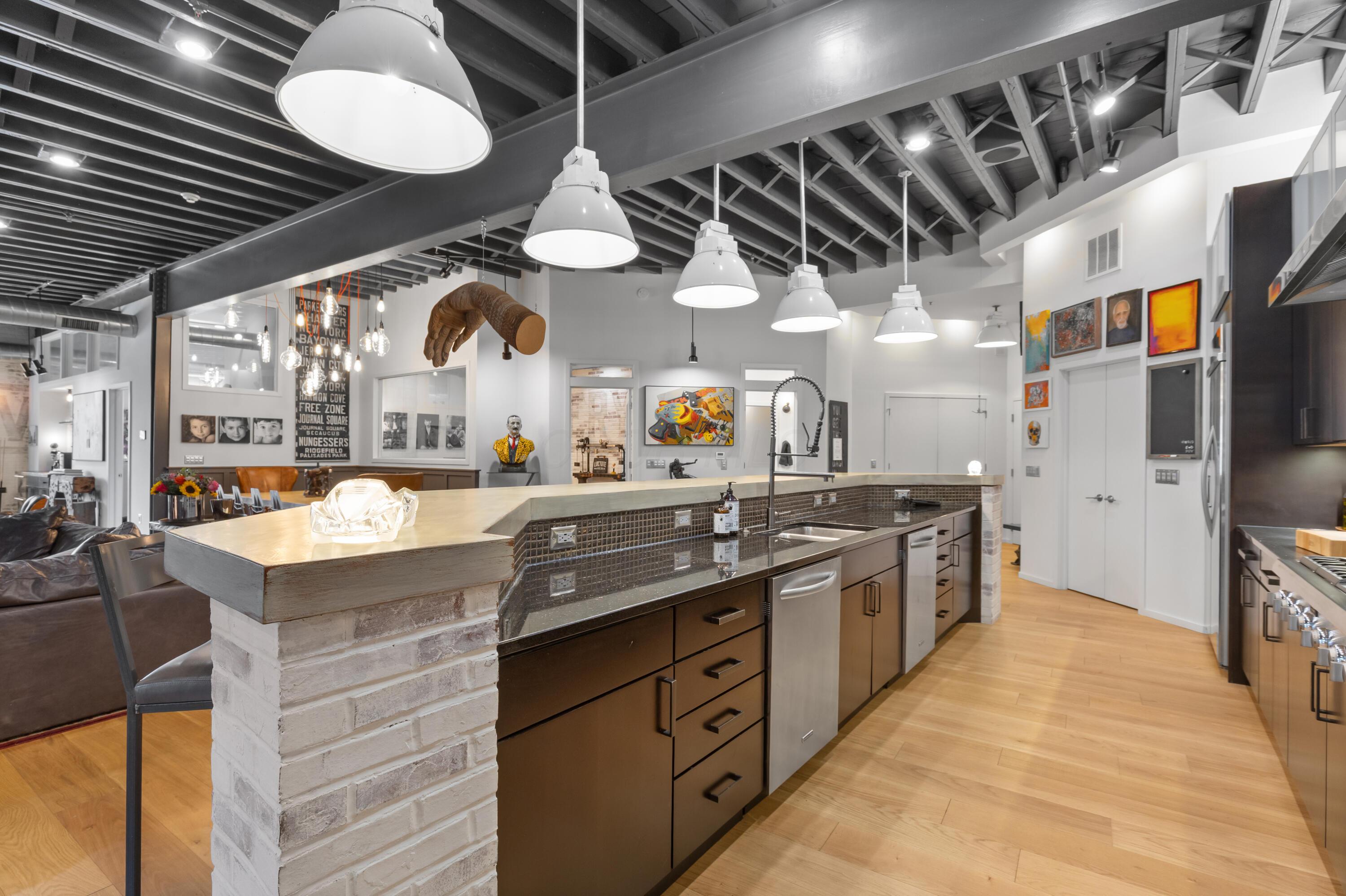 Columbus, Ohio, 43201, United States, 3 Bedrooms Bedrooms, ,5 BathroomsBathrooms,Residential,Active,1894778