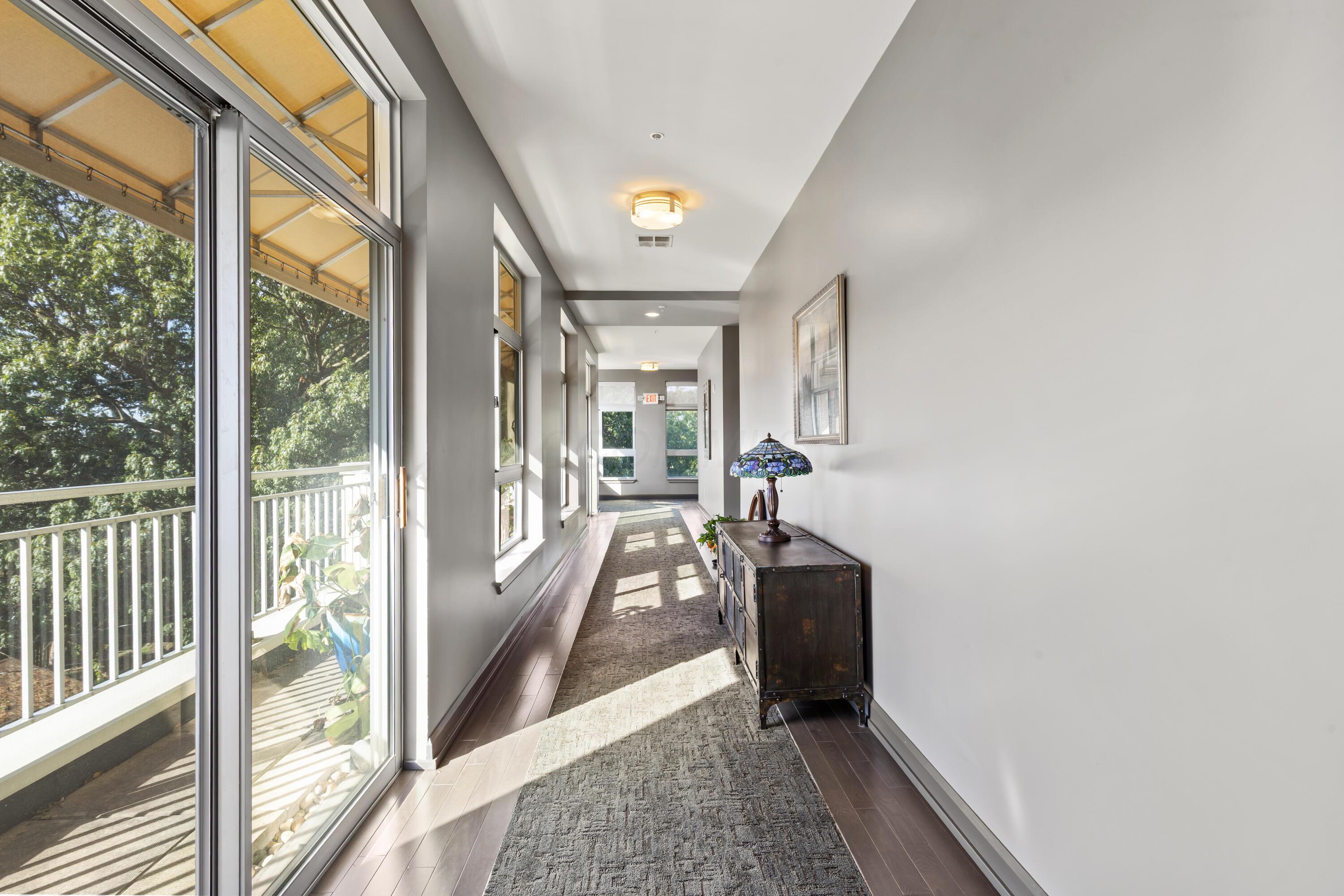 Columbus, Ohio, 43215, United States, 3 Bedrooms Bedrooms, ,4 BathroomsBathrooms,Residential,Active,1954011