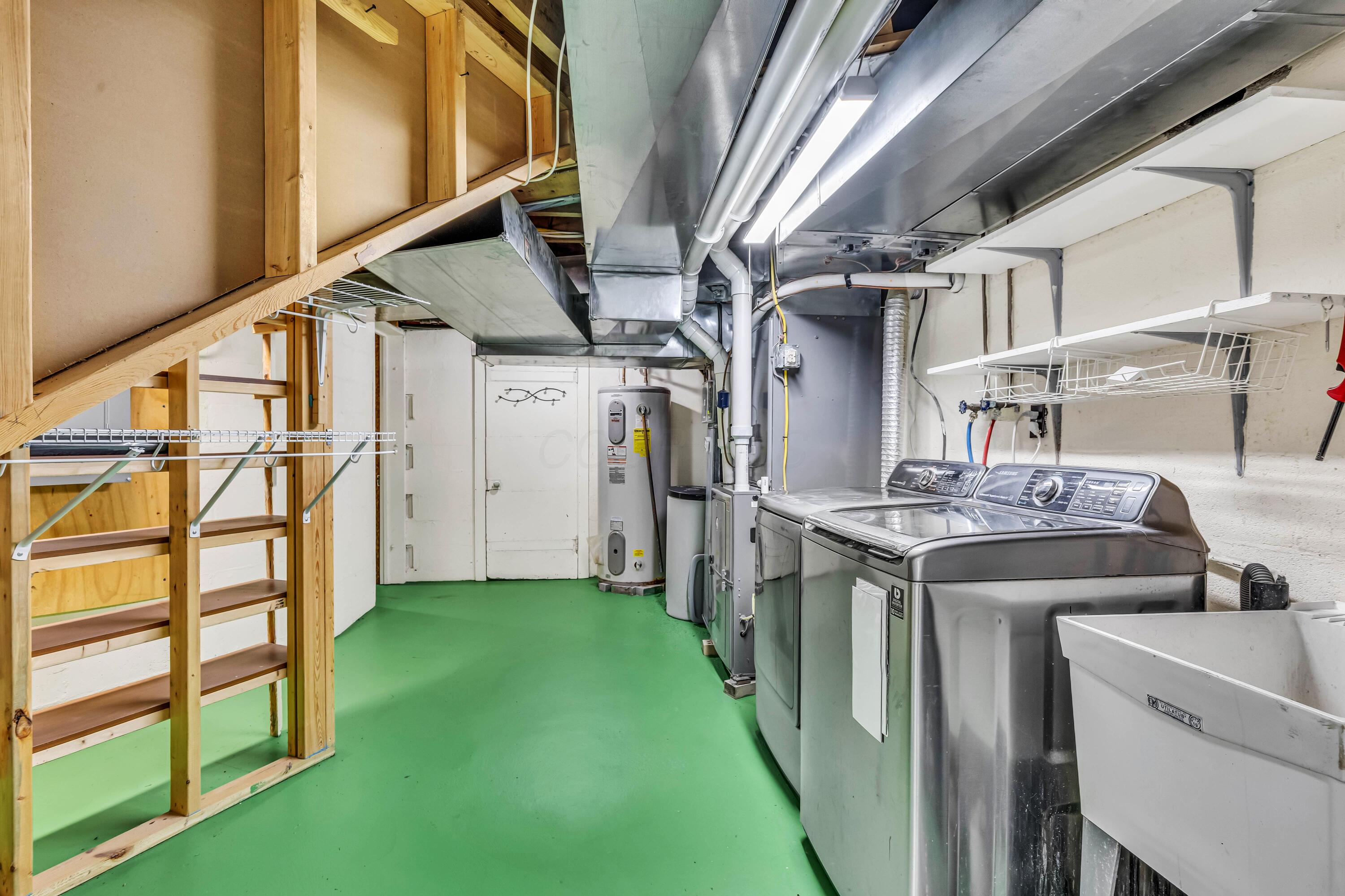 Centerburg, Ohio, 43011, United States, 5 Bedrooms Bedrooms, ,5 BathroomsBathrooms,Residential,Active,1999913