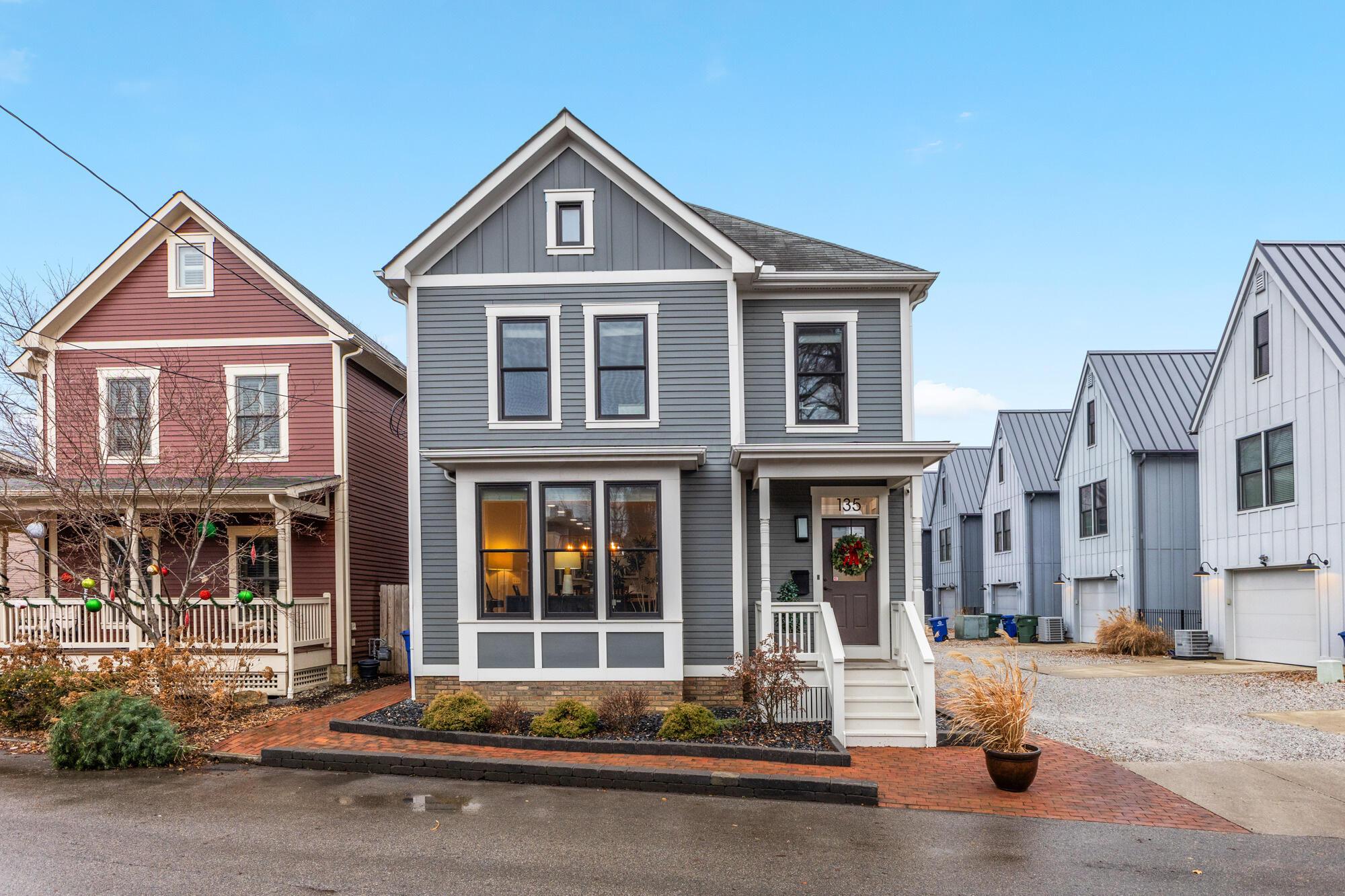 Columbus, Ohio, 43201, United States, 4 Bedrooms Bedrooms, ,4 BathroomsBathrooms,Residential,Active,2008741