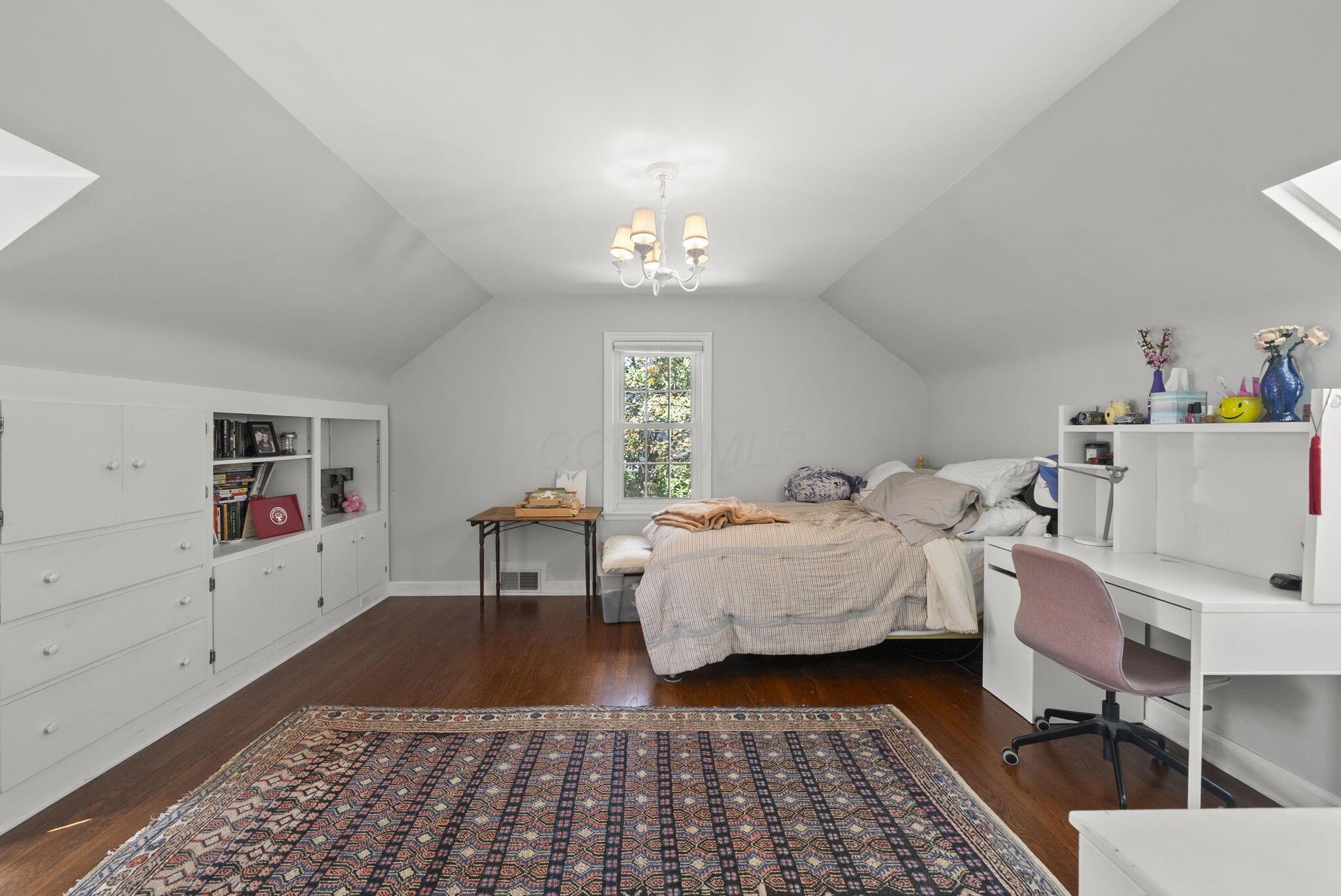 Columbus, Ohio, 43221, United States, 4 Bedrooms Bedrooms, ,5 BathroomsBathrooms,Residential,Active,1953422