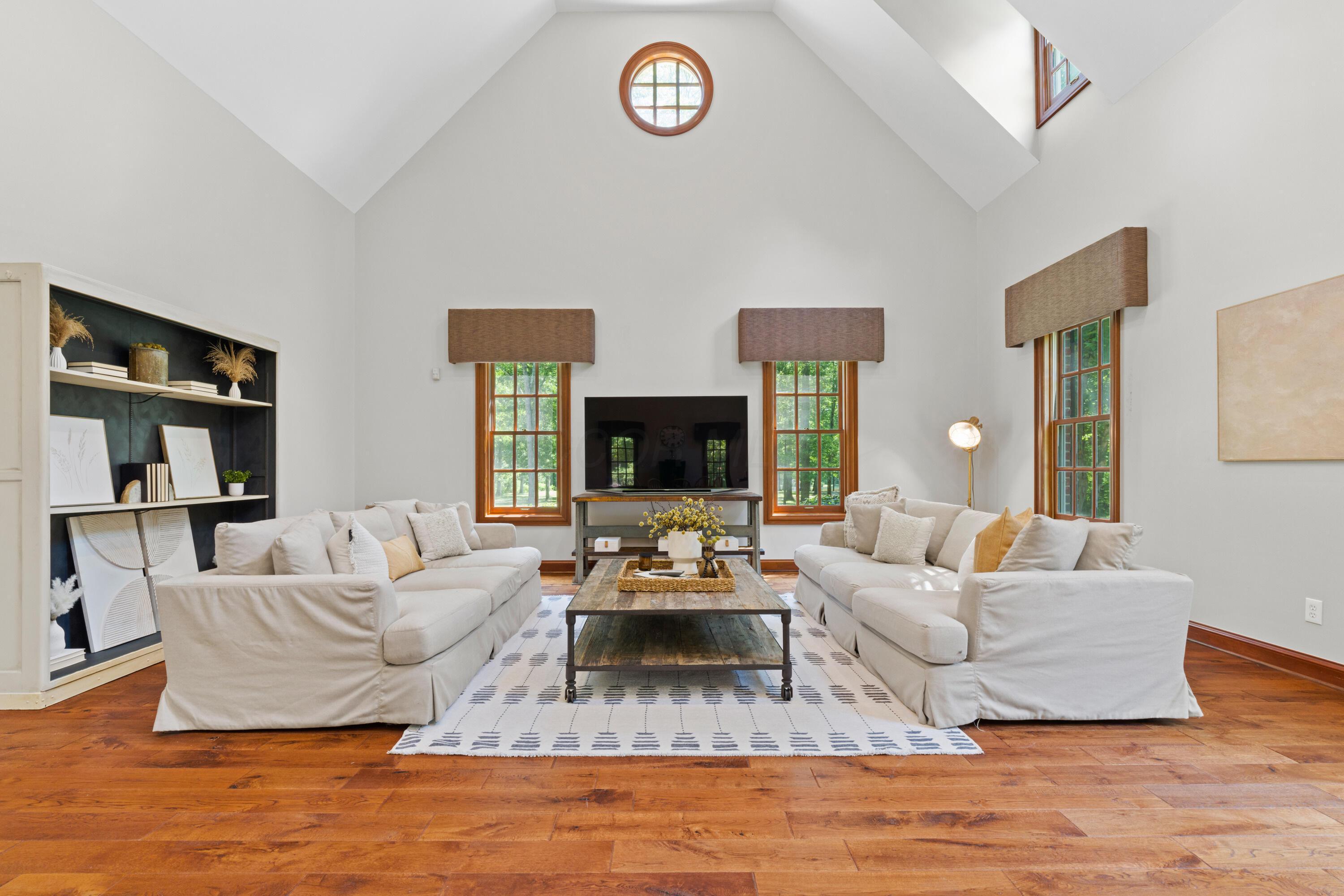 Sunbury, Ohio, 43074, United States, 5 Bedrooms Bedrooms, ,7 BathroomsBathrooms,Residential,Active,1912834