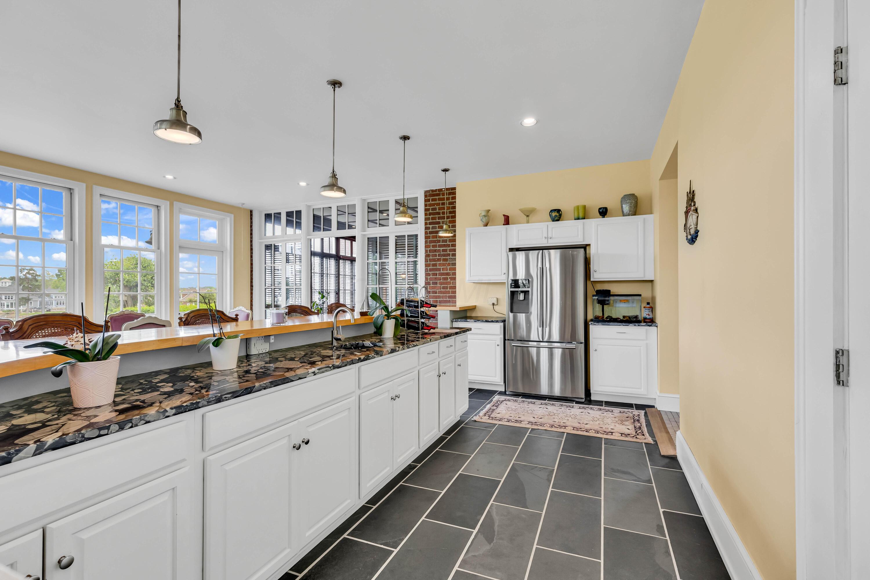 Thornville, Ohio, 43076, United States, 9 Bedrooms Bedrooms, ,7 BathroomsBathrooms,Residential,Active,1821951