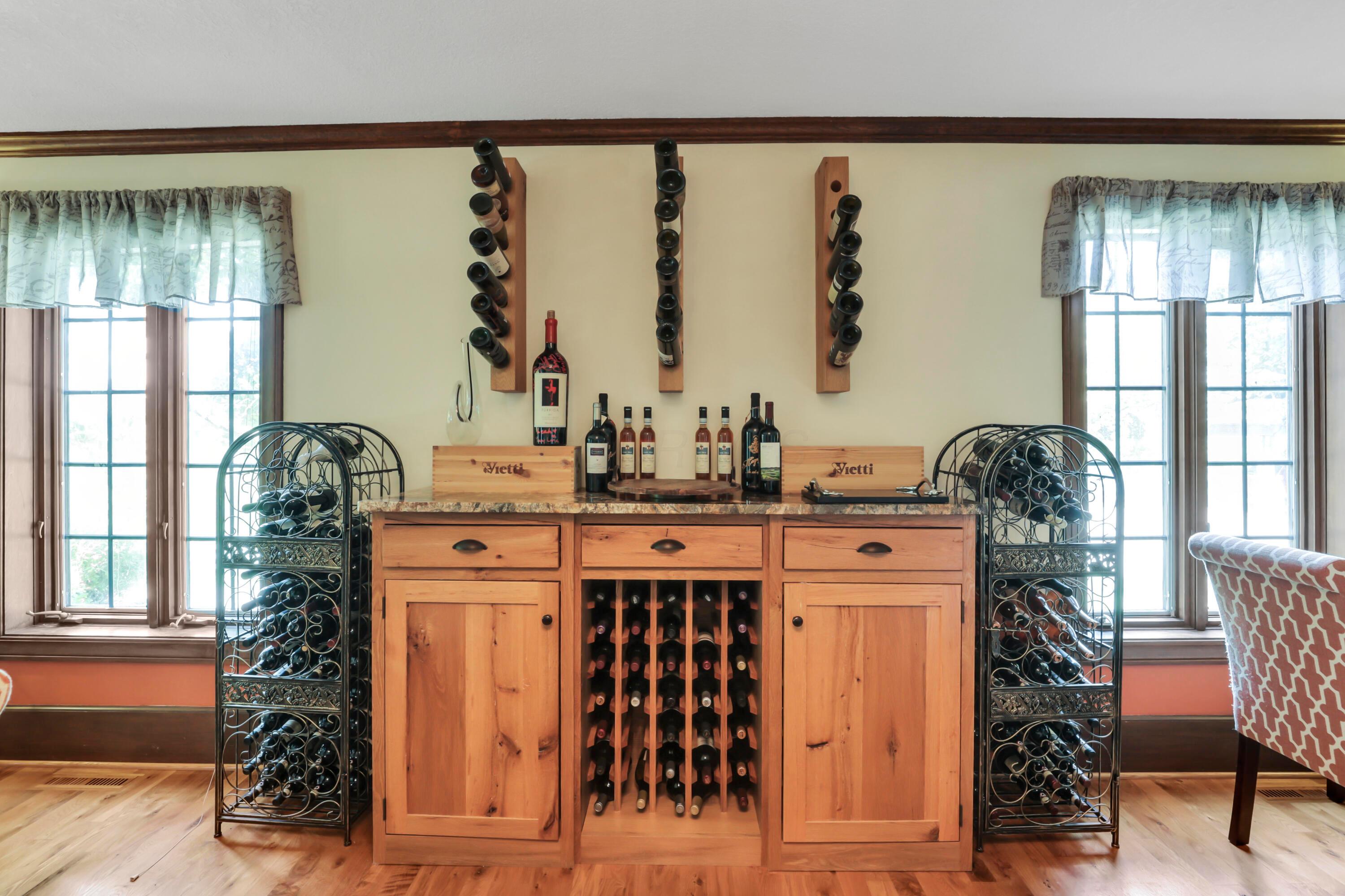 Newark, Ohio, 43055, United States, 5 Bedrooms Bedrooms, ,6 BathroomsBathrooms,Residential,Active,1909629