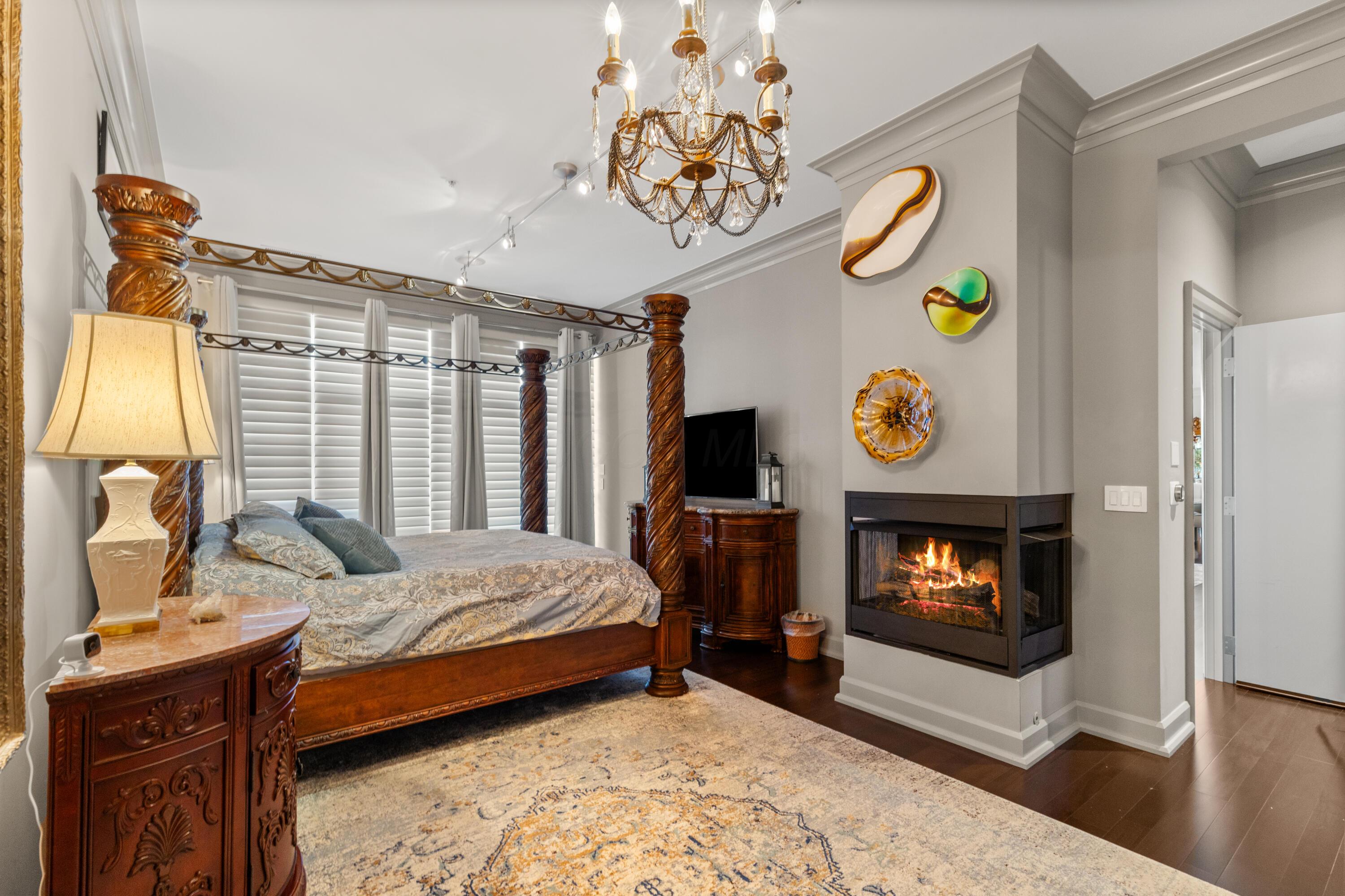 Columbus, Ohio, 43215, United States, 3 Bedrooms Bedrooms, ,4 BathroomsBathrooms,Residential,Active,1954011