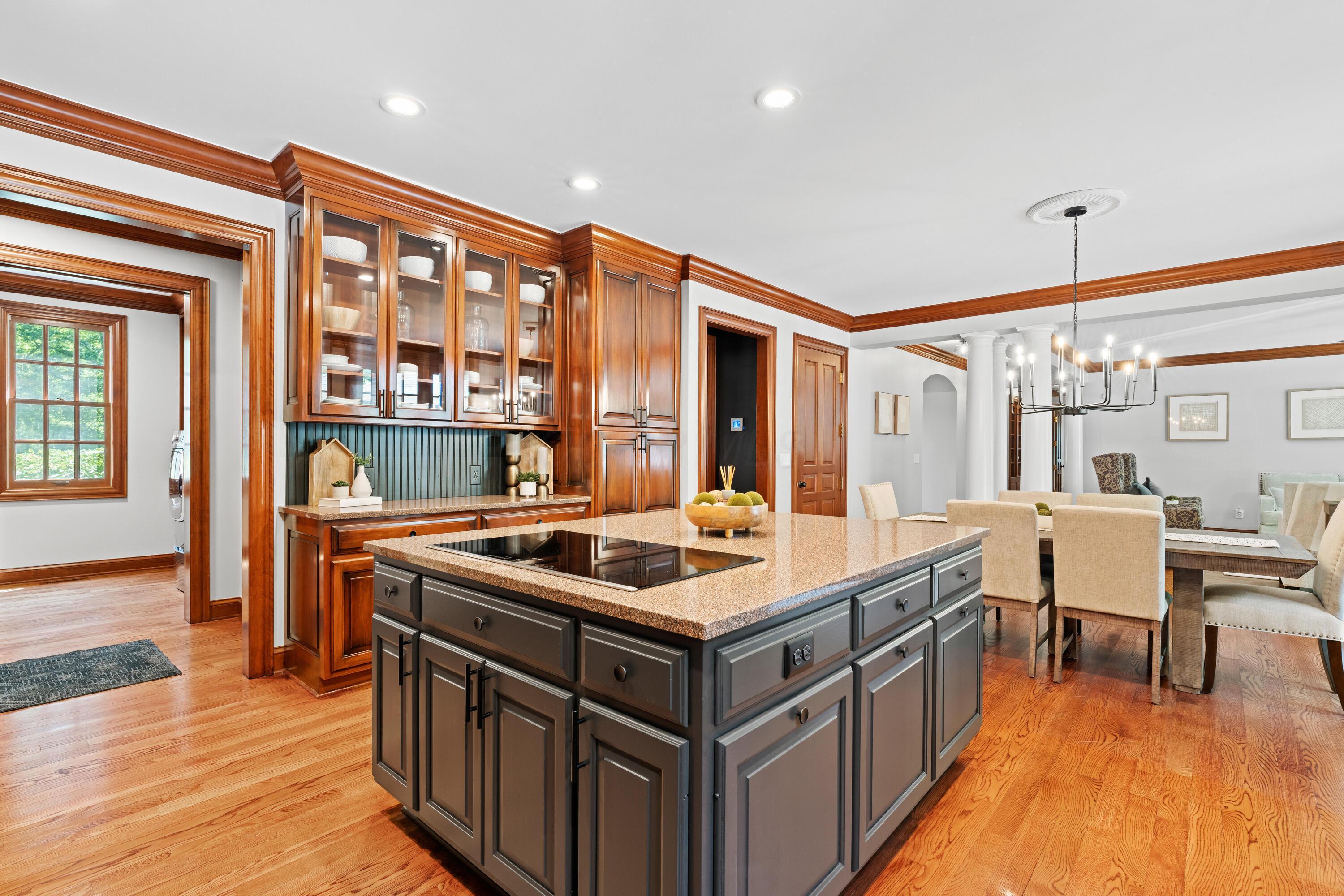 Sunbury, Ohio, 43074, United States, 5 Bedrooms Bedrooms, ,7 BathroomsBathrooms,Residential,Active,1912834