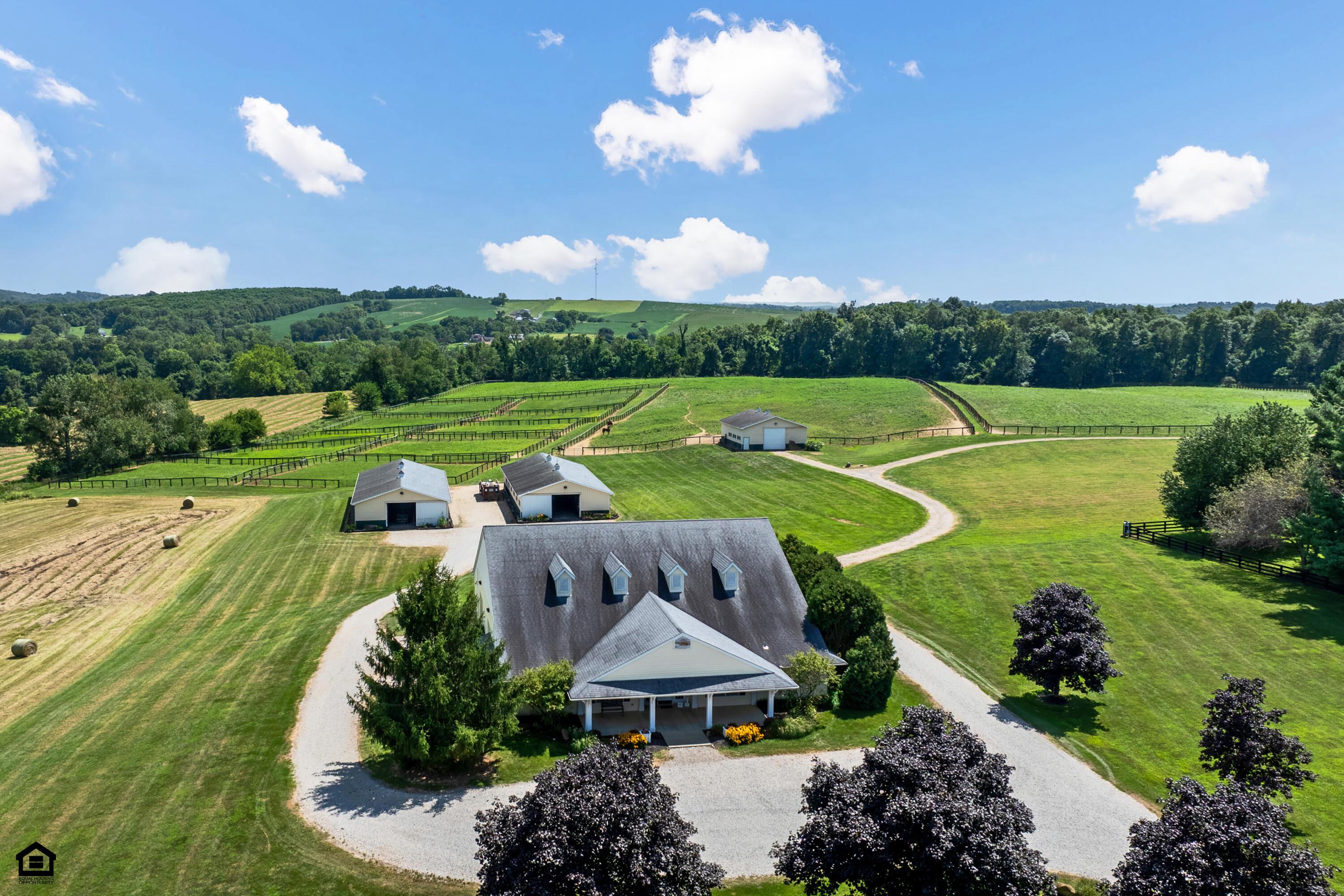 Lancaster, Ohio, 43130, United States, 4 Bedrooms Bedrooms, ,4 BathroomsBathrooms,Residential,Active,1910133