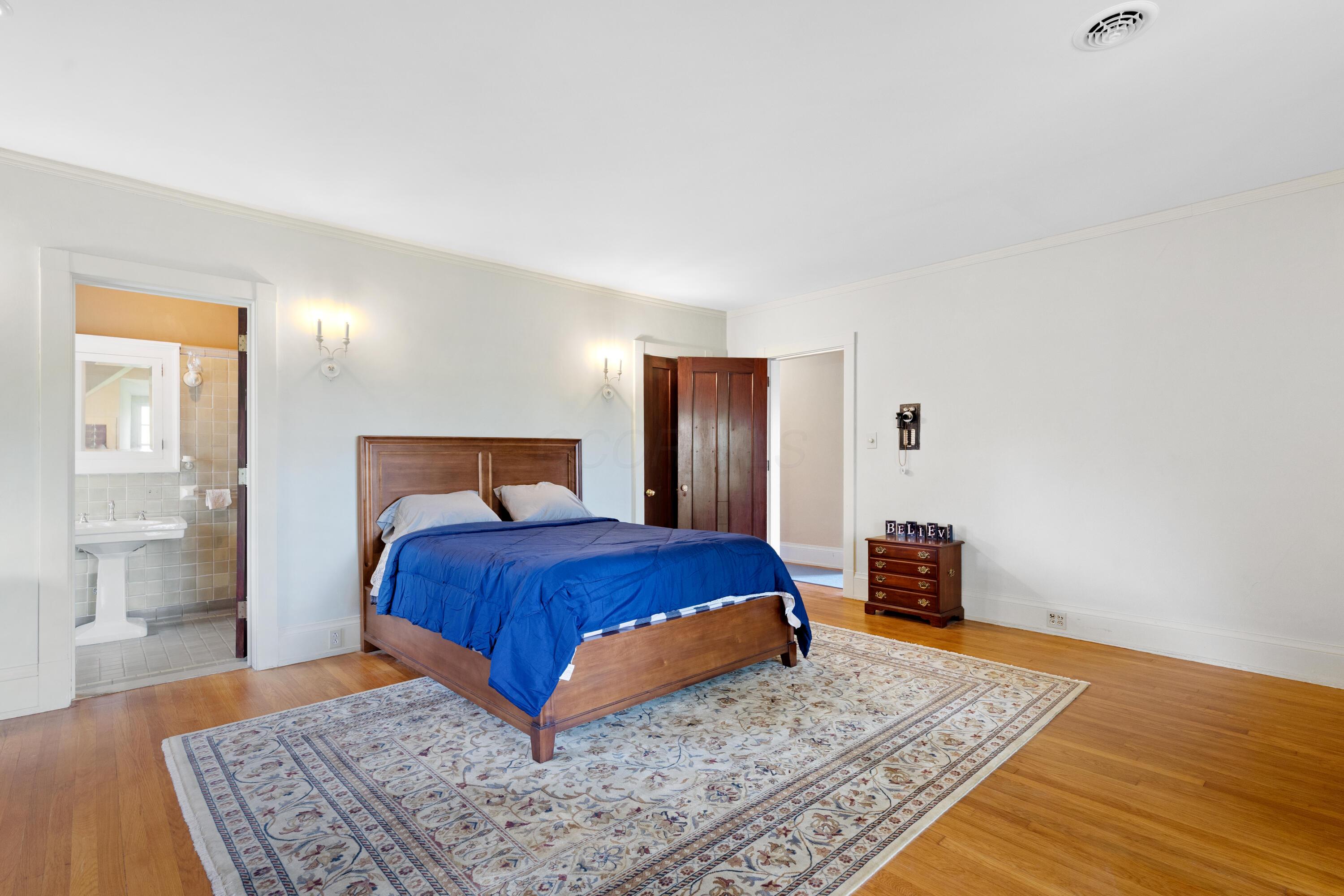 Thornville, Ohio, 43076, United States, 9 Bedrooms Bedrooms, ,7 BathroomsBathrooms,Residential,Active,1821951