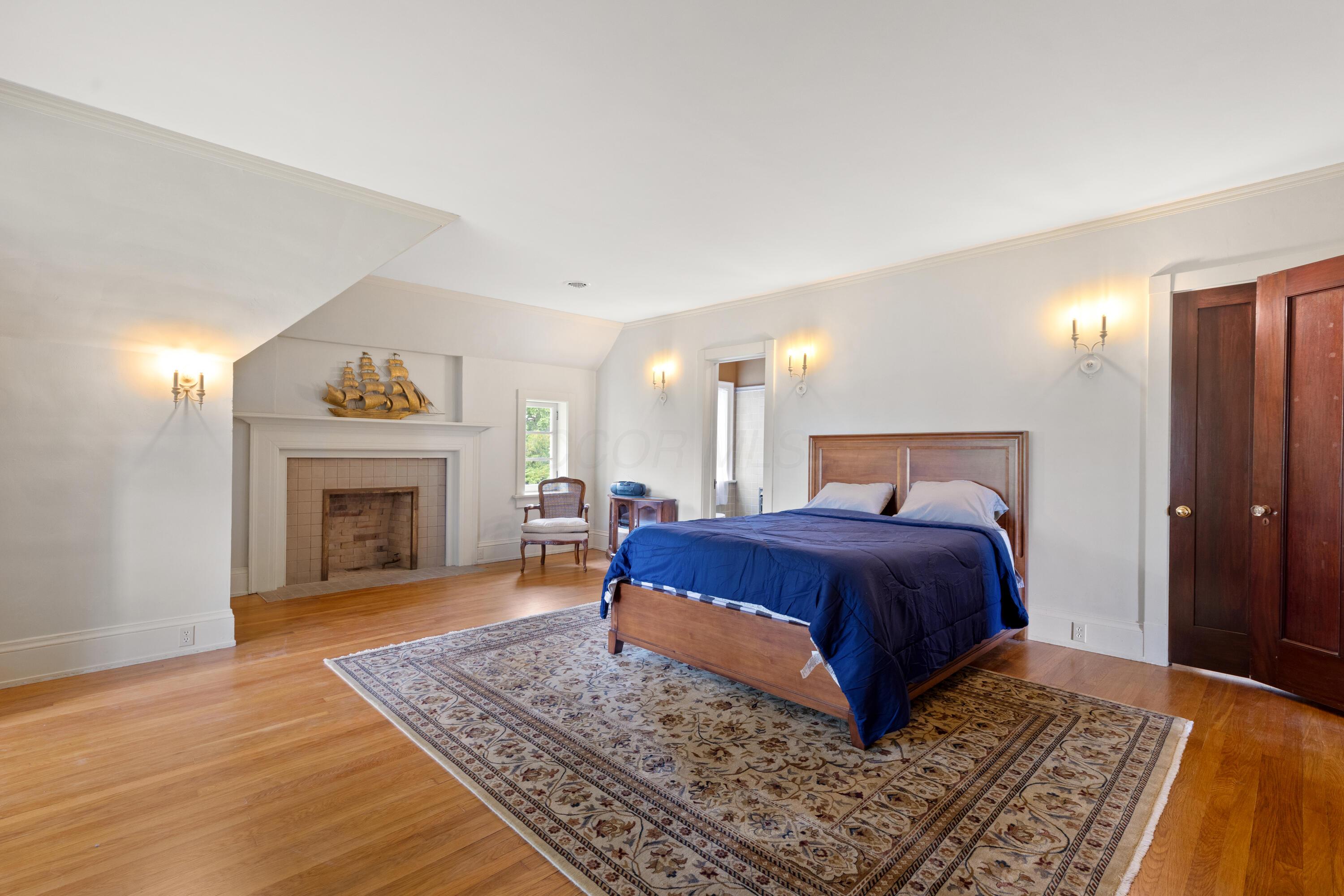 Thornville, Ohio, 43076, United States, 9 Bedrooms Bedrooms, ,7 BathroomsBathrooms,Residential,Active,1821951