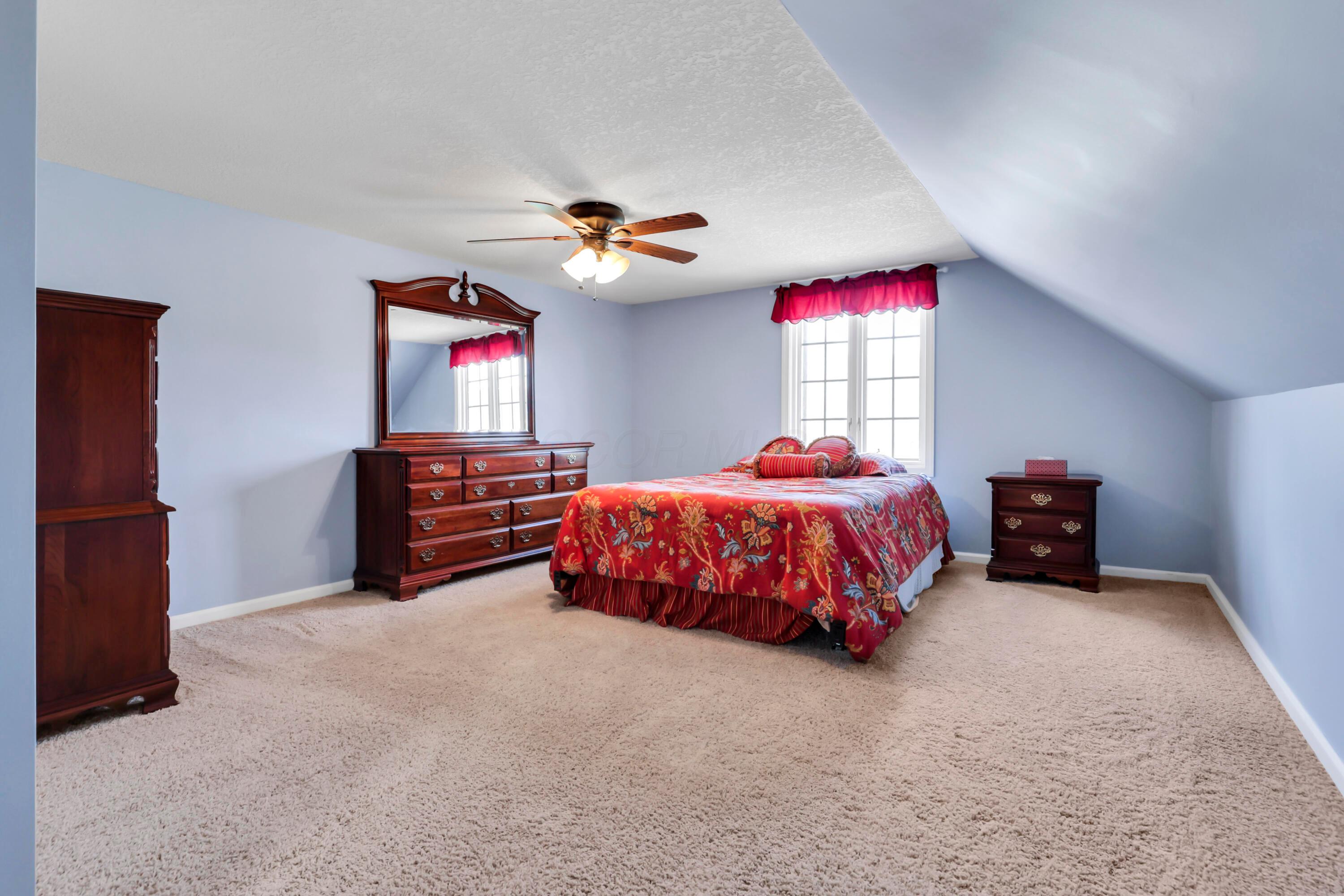 Newark, Ohio, 43055, United States, 5 Bedrooms Bedrooms, ,6 BathroomsBathrooms,Residential,Active,1909629