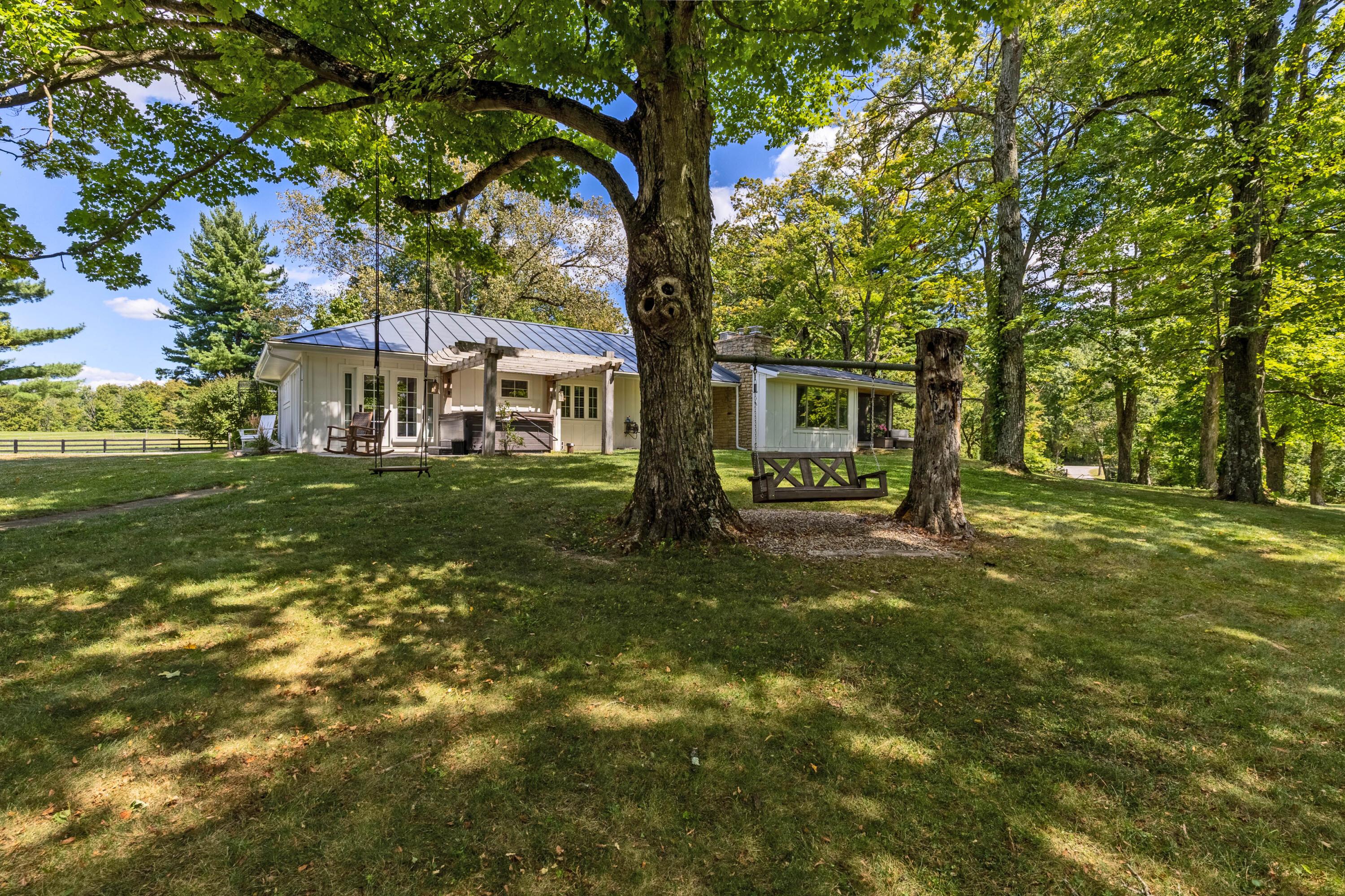 Centerburg, Ohio, 43011, United States, 5 Bedrooms Bedrooms, ,5 BathroomsBathrooms,Residential,Active,1999913