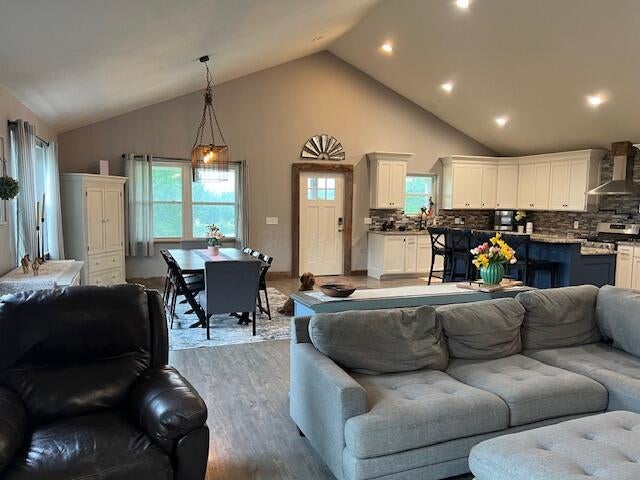 Centerburg, Ohio, 43011, United States, 4 Bedrooms Bedrooms, ,4 BathroomsBathrooms,Residential,Active,1903198