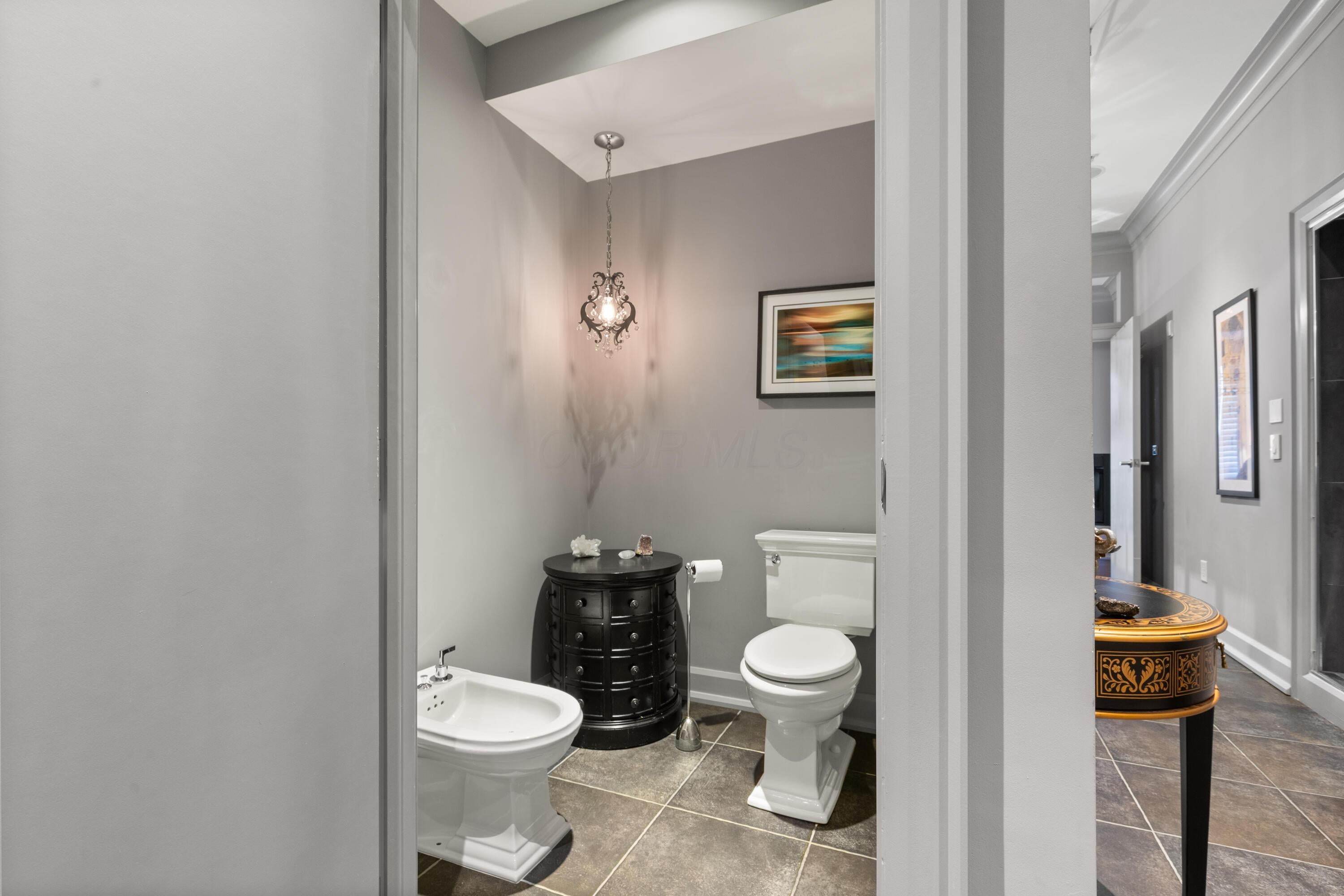 Columbus, Ohio, 43215, United States, 3 Bedrooms Bedrooms, ,4 BathroomsBathrooms,Residential,Active,1954011