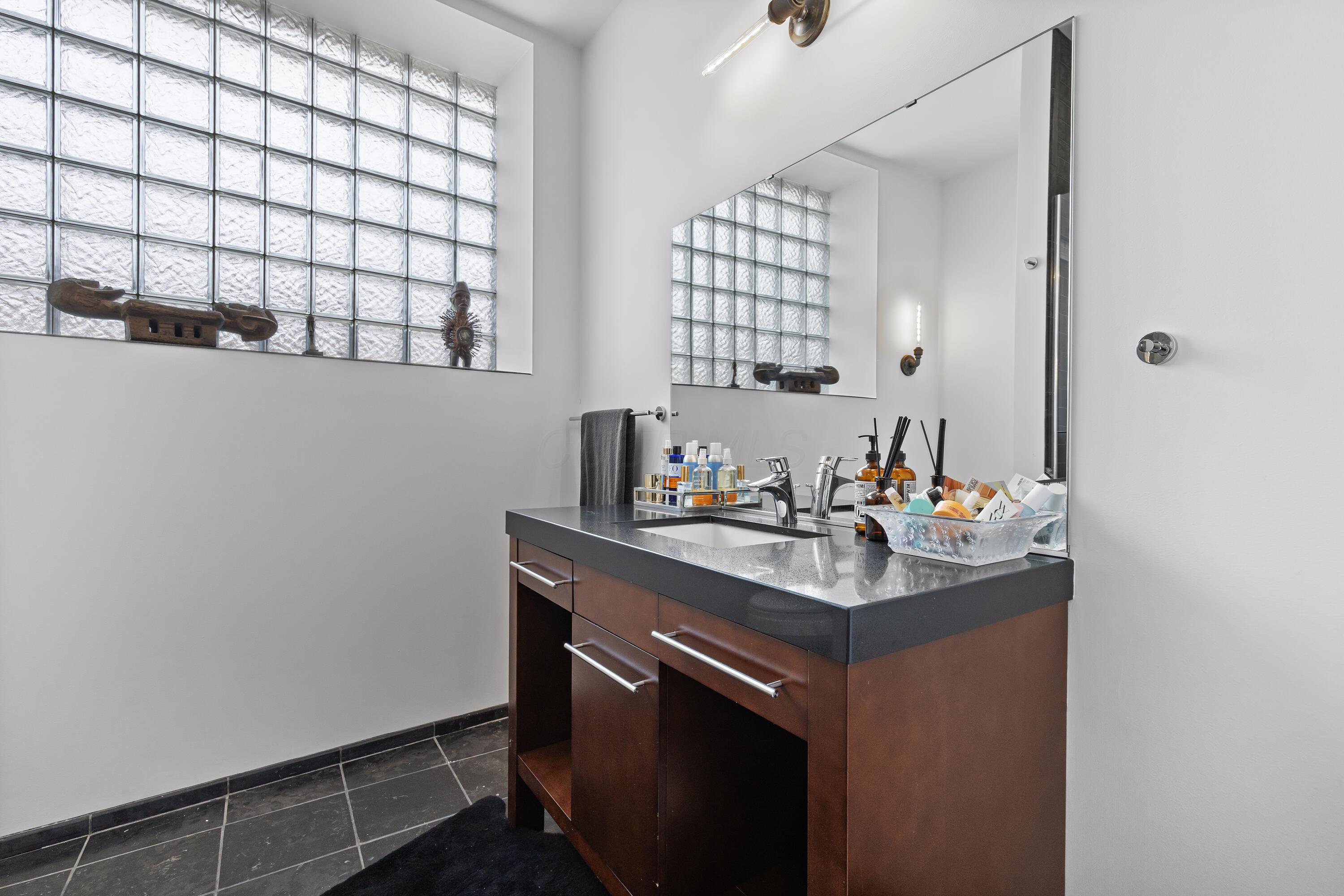 Columbus, Ohio, 43201, United States, 3 Bedrooms Bedrooms, ,5 BathroomsBathrooms,Residential,Active,1894778