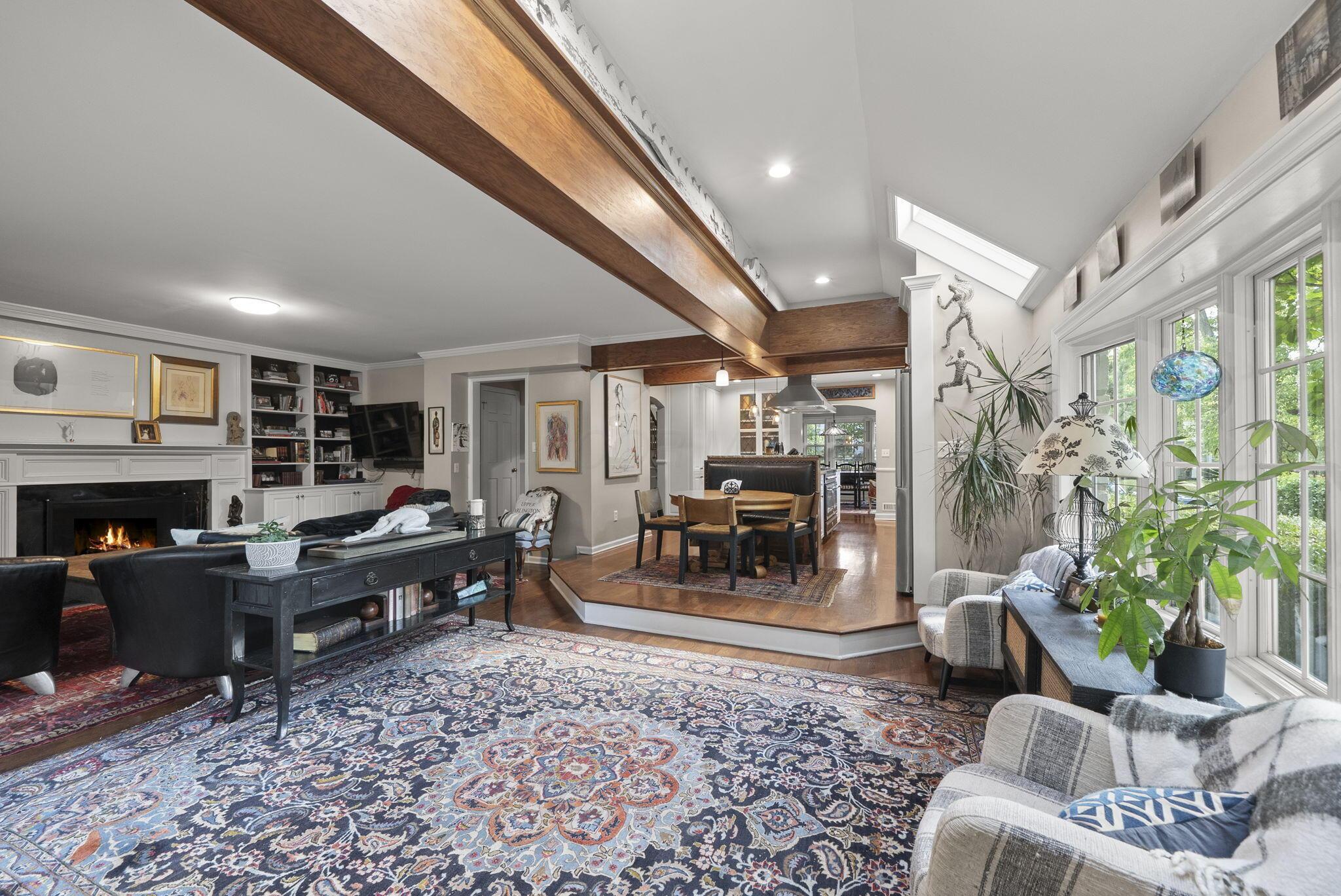 Columbus, Ohio, 43221, United States, 4 Bedrooms Bedrooms, ,5 BathroomsBathrooms,Residential,Active,1953422