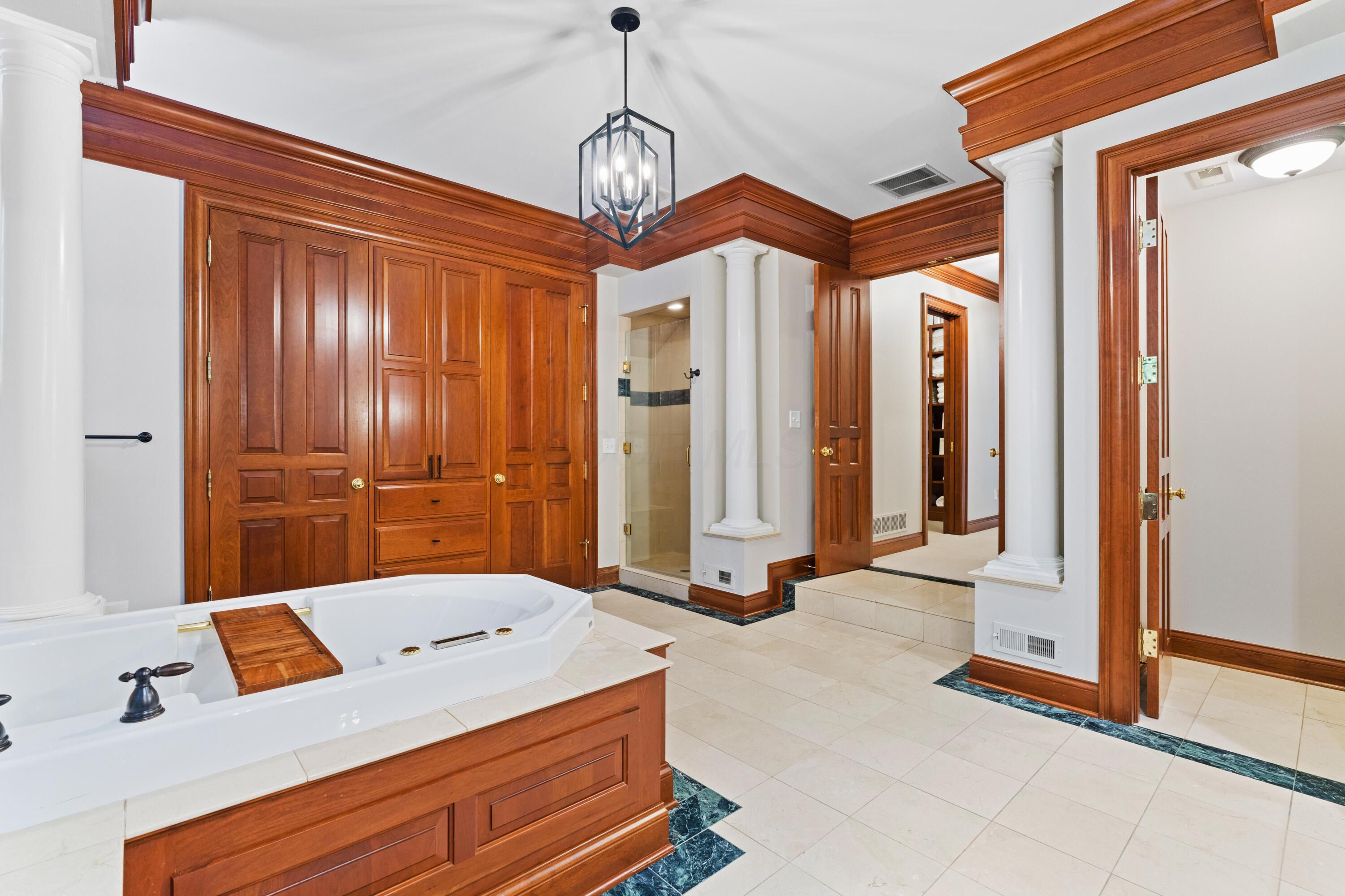 Sunbury, Ohio, 43074, United States, 5 Bedrooms Bedrooms, ,7 BathroomsBathrooms,Residential,Active,1912834