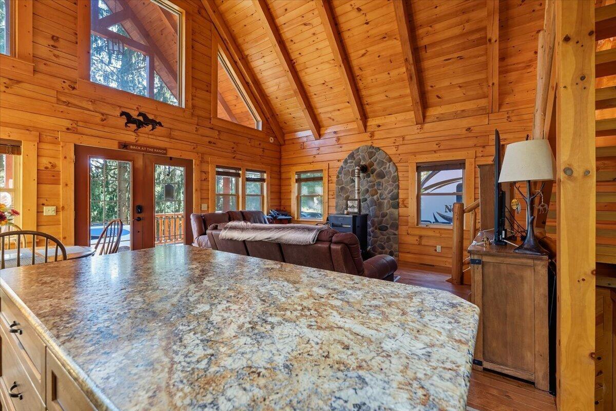 Fredericktown, Ohio, 43019, United States, 8 Bedrooms Bedrooms, ,7 BathroomsBathrooms,Residential,Active,1953994