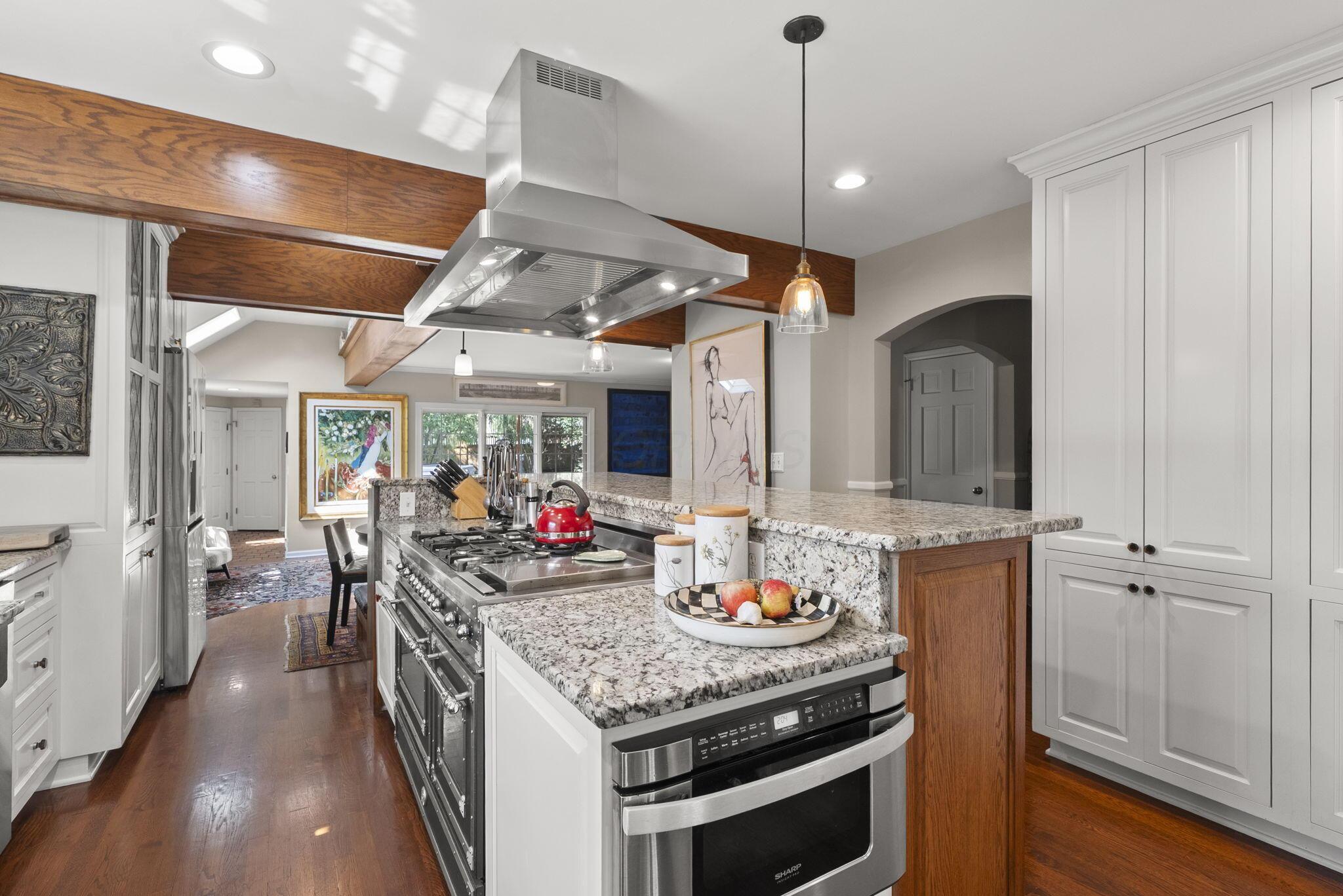 Columbus, Ohio, 43221, United States, 4 Bedrooms Bedrooms, ,5 BathroomsBathrooms,Residential,Active,1953422