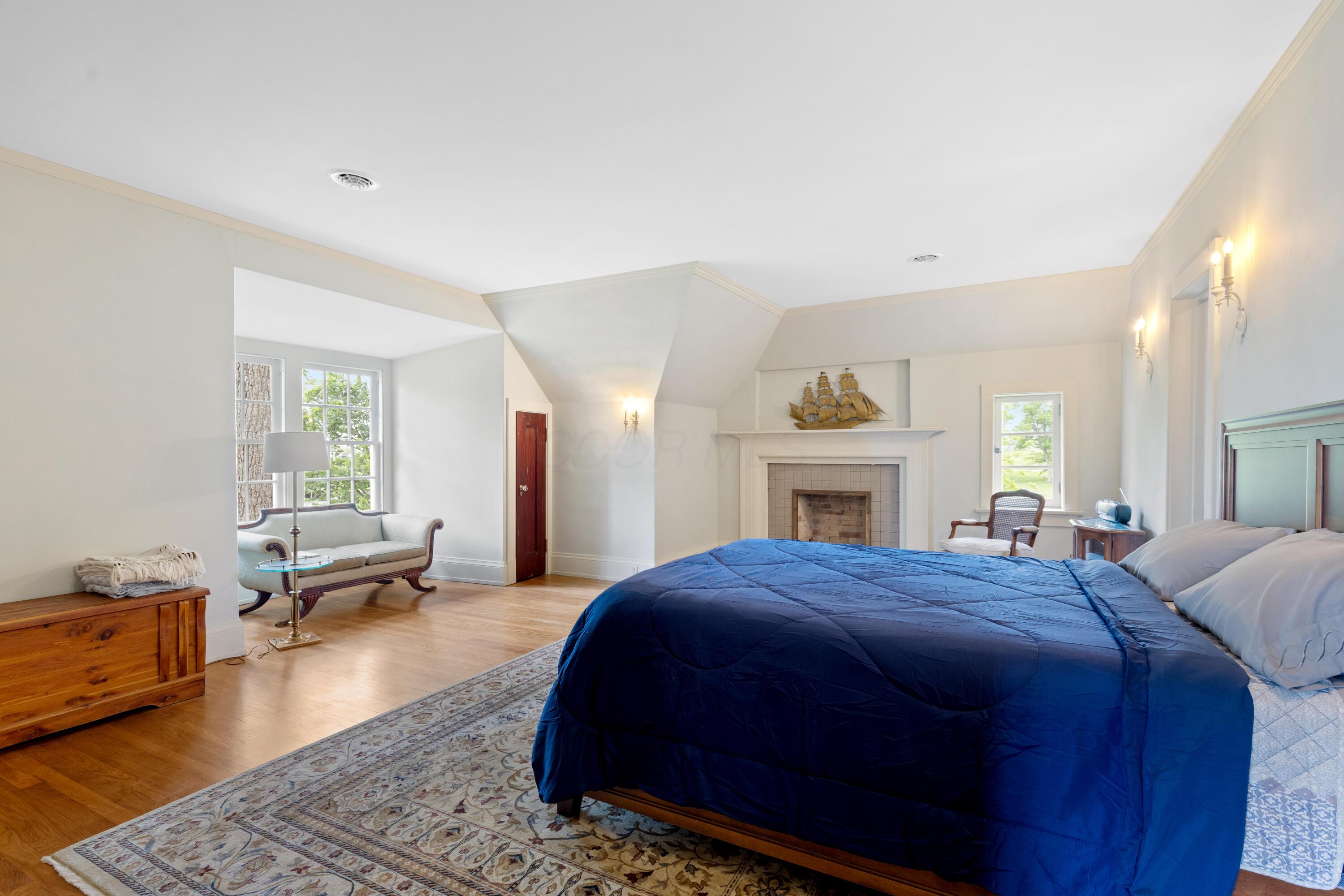 Thornville, Ohio, 43076, United States, 9 Bedrooms Bedrooms, ,7 BathroomsBathrooms,Residential,Active,1821951