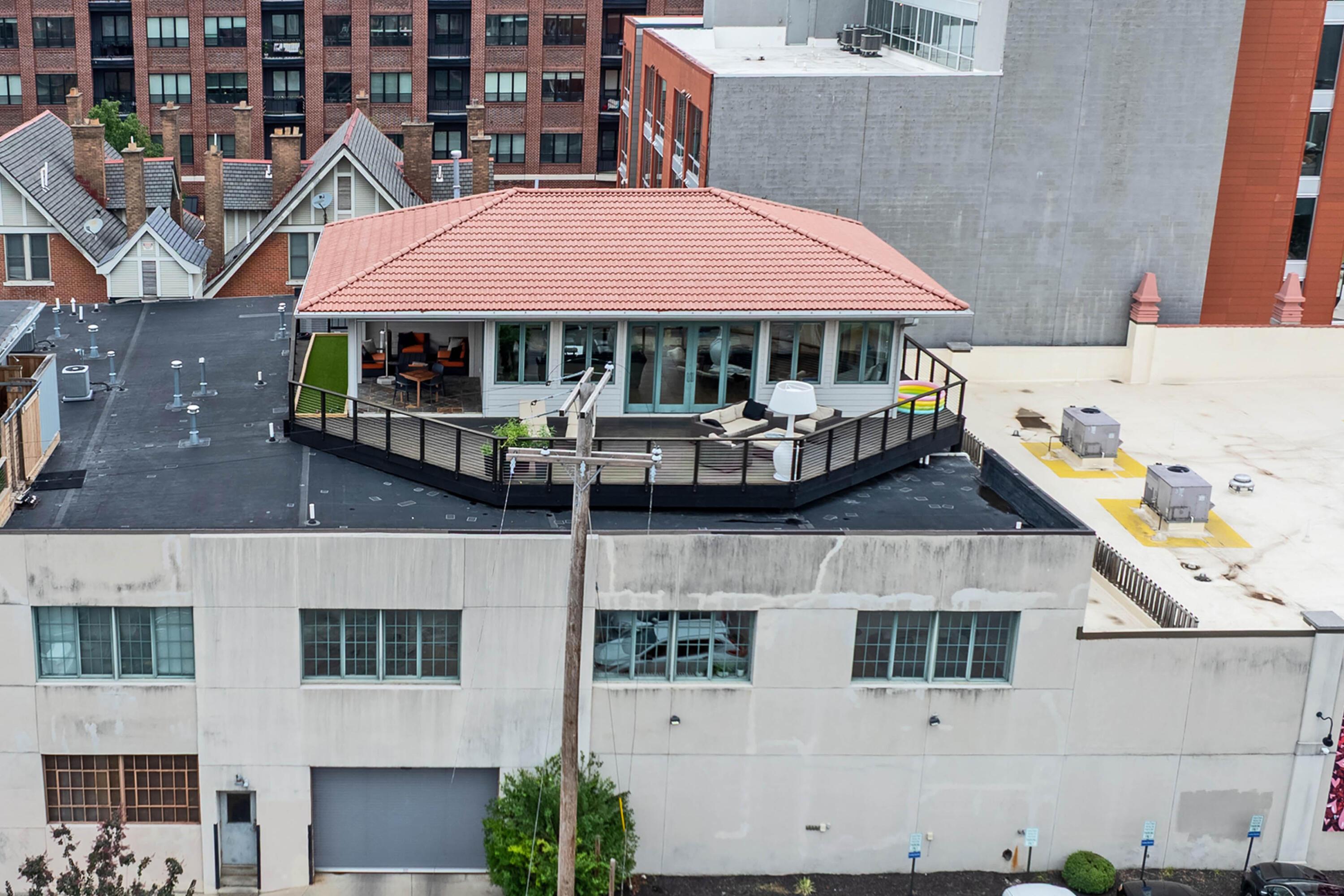 Columbus, Ohio, 43201, United States, 3 Bedrooms Bedrooms, ,5 BathroomsBathrooms,Residential,Active,1894778