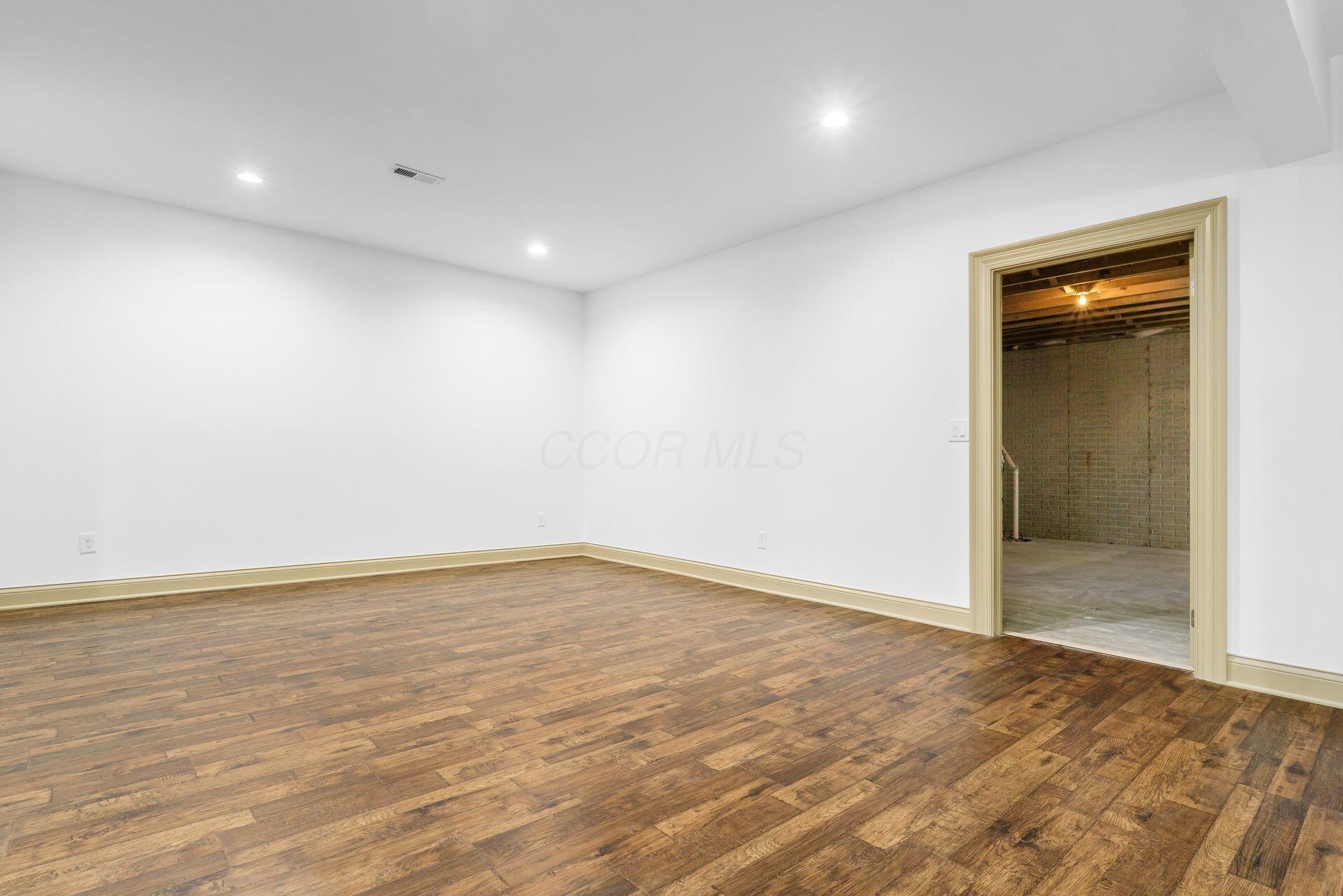 Sunbury, Ohio, 43074, United States, 4 Bedrooms Bedrooms, ,6 BathroomsBathrooms,Residential,Active,2007229