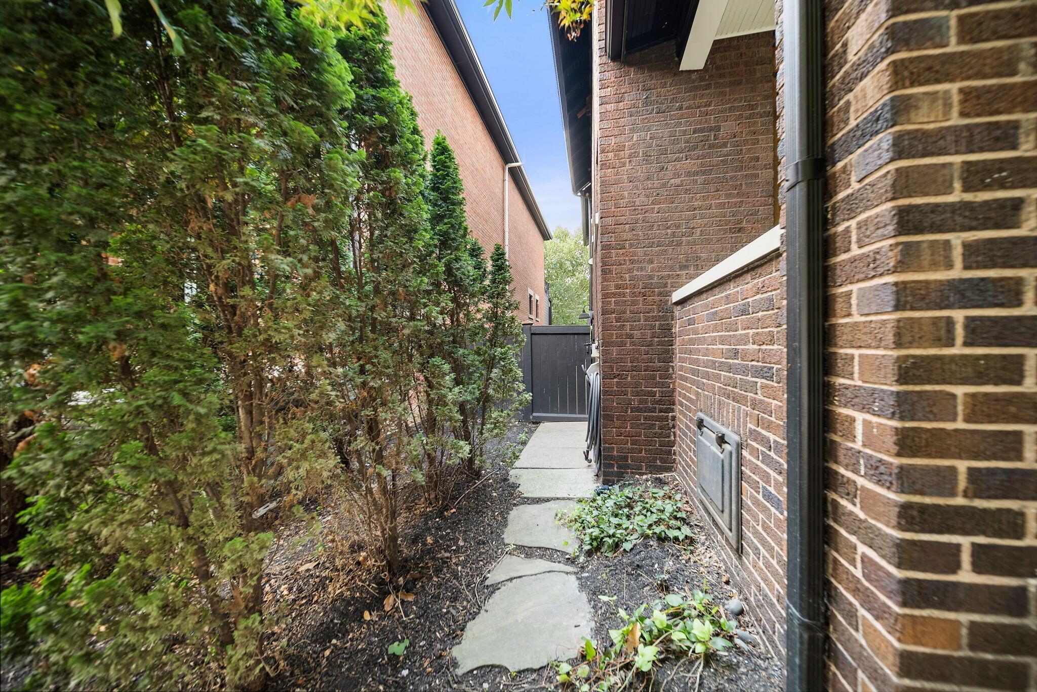 Columbus, Ohio, 43206, United States, 4 Bedrooms Bedrooms, ,4 BathroomsBathrooms,Residential,Active,1929688