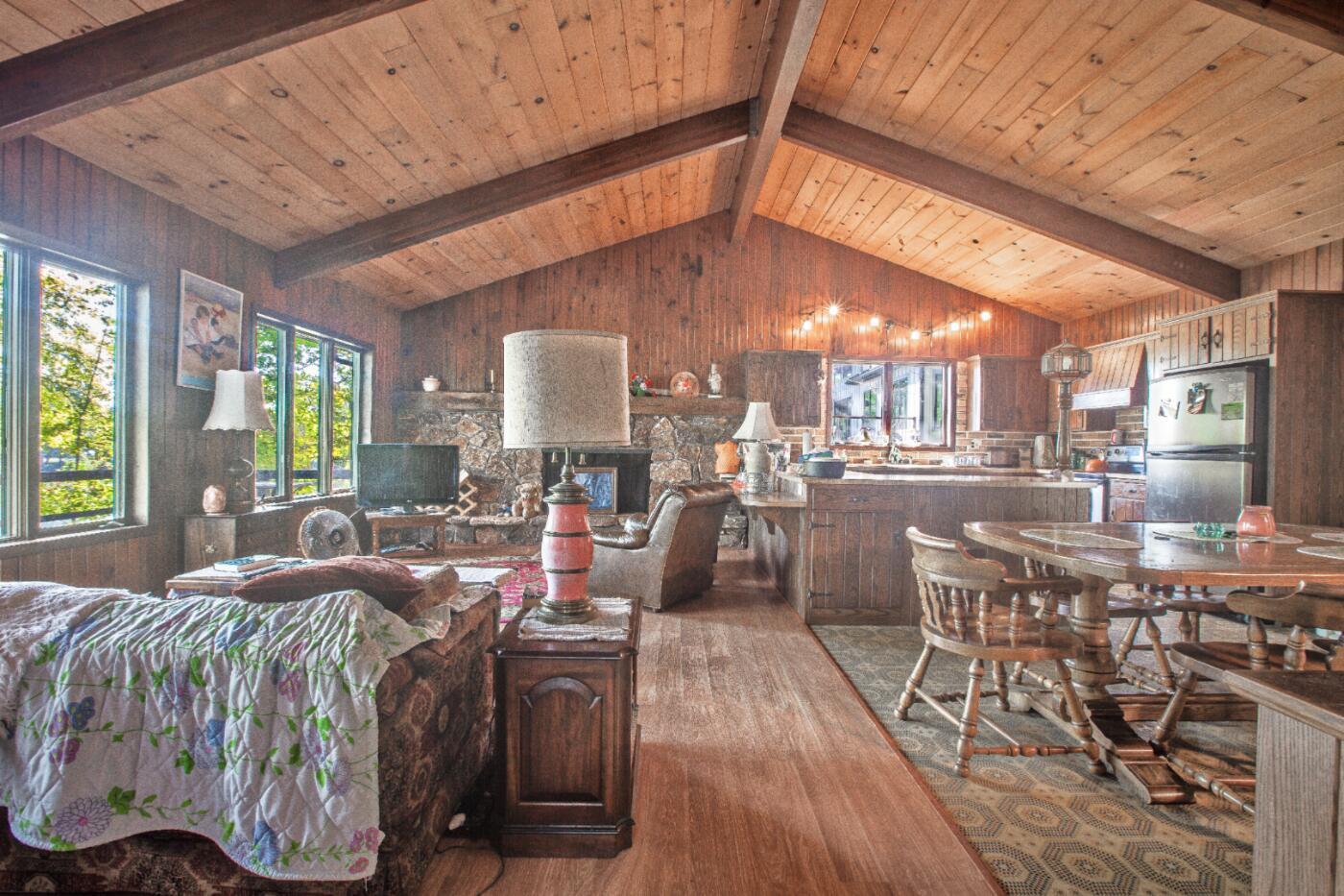 Howard, Ohio, 43028, United States, 4 Bedrooms Bedrooms, ,2 BathroomsBathrooms,Residential,Active,1963270