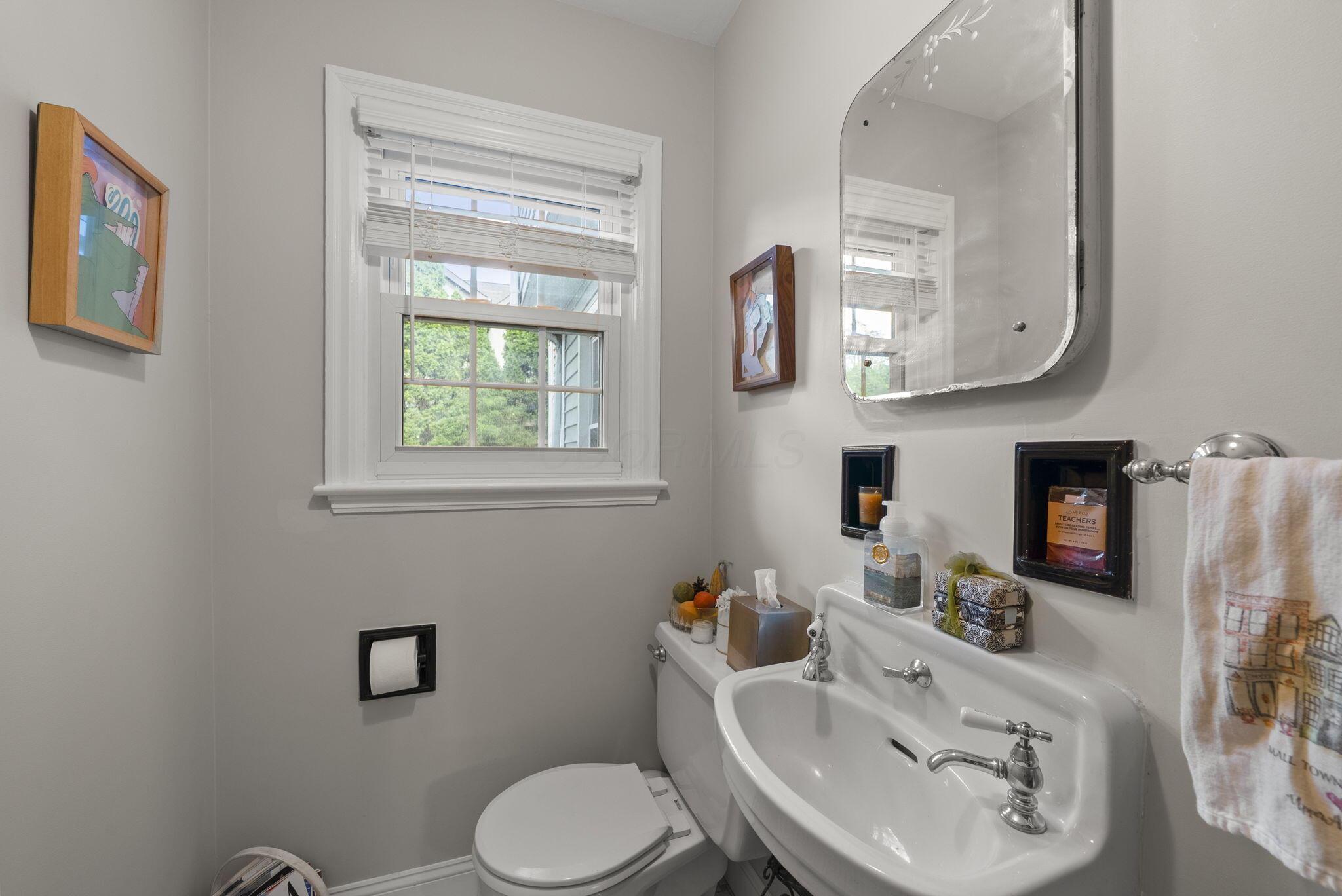 Columbus, Ohio, 43221, United States, 4 Bedrooms Bedrooms, ,5 BathroomsBathrooms,Residential,Active,1953422