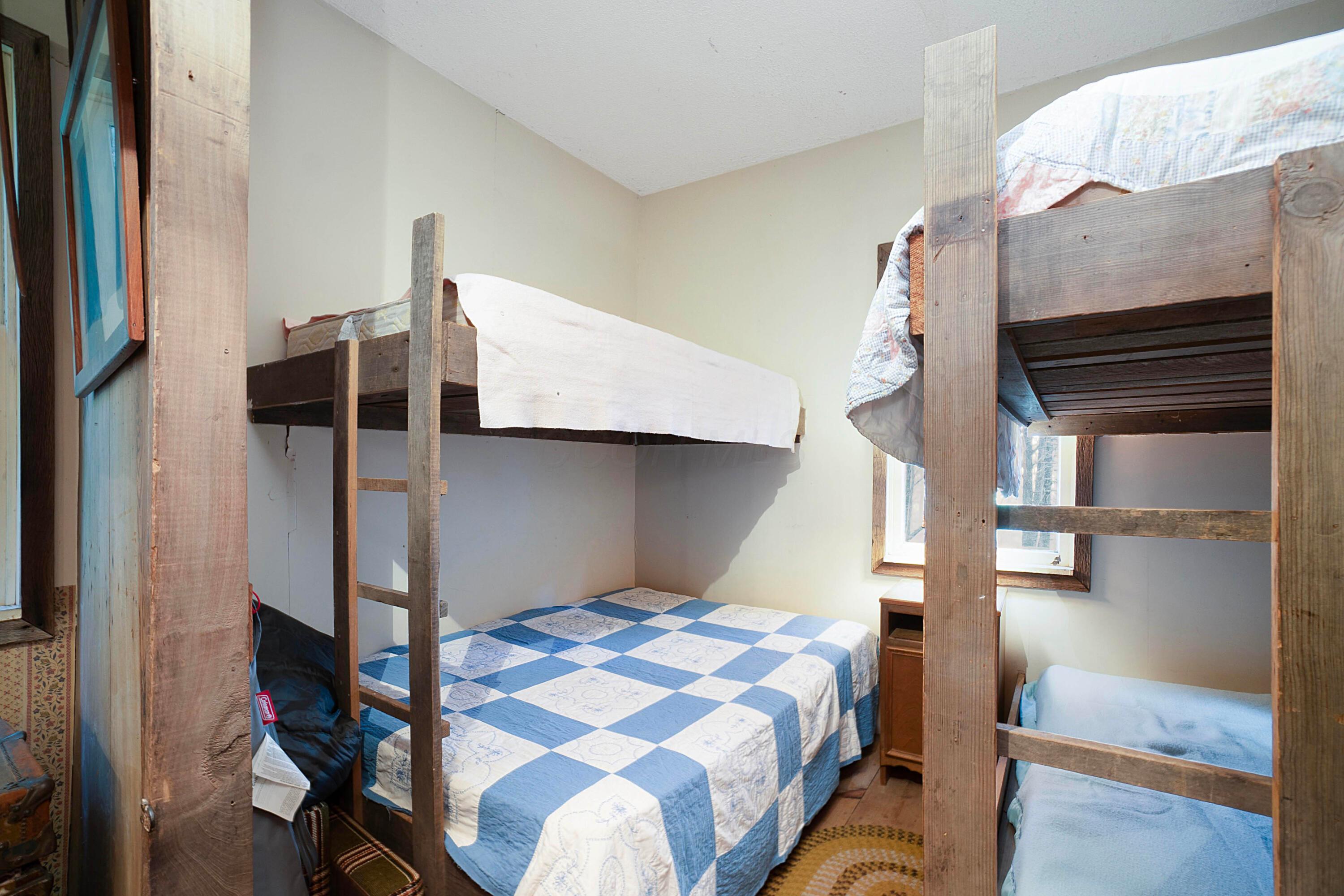 Rockbridge, Ohio, 43149, United States, 3 Bedrooms Bedrooms, ,4 BathroomsBathrooms,Residential,Active,1992551