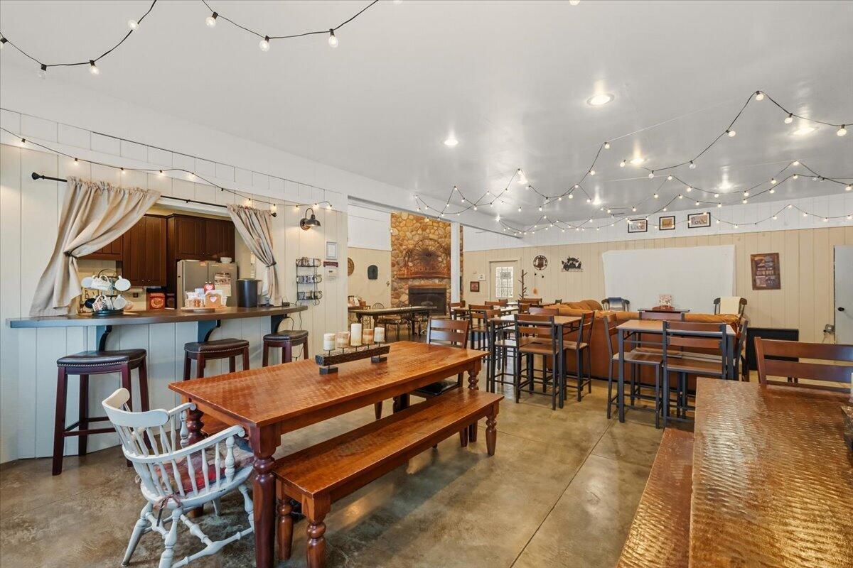 Fredericktown, Ohio, 43019, United States, 8 Bedrooms Bedrooms, ,7 BathroomsBathrooms,Residential,Active,1953994