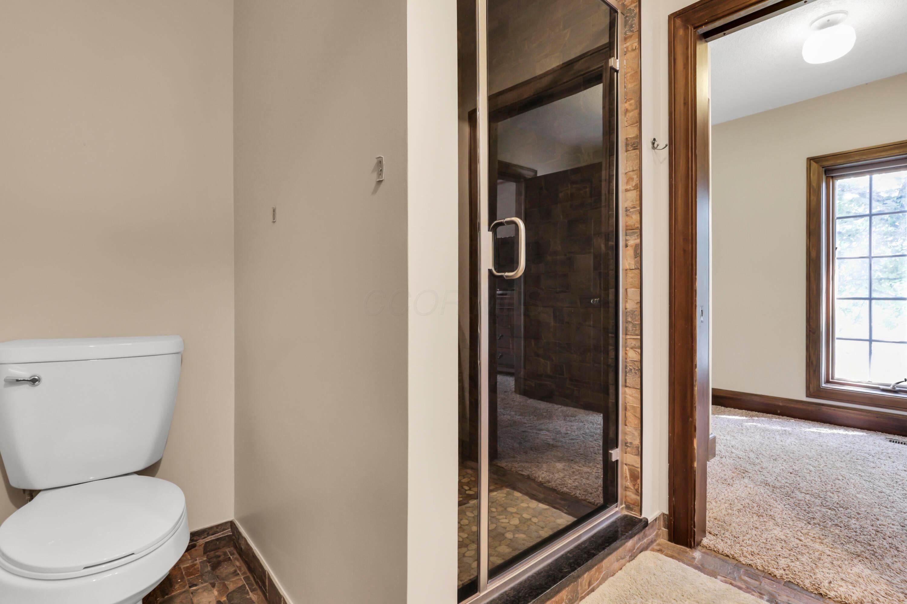 Newark, Ohio, 43055, United States, 5 Bedrooms Bedrooms, ,6 BathroomsBathrooms,Residential,Active,1909629